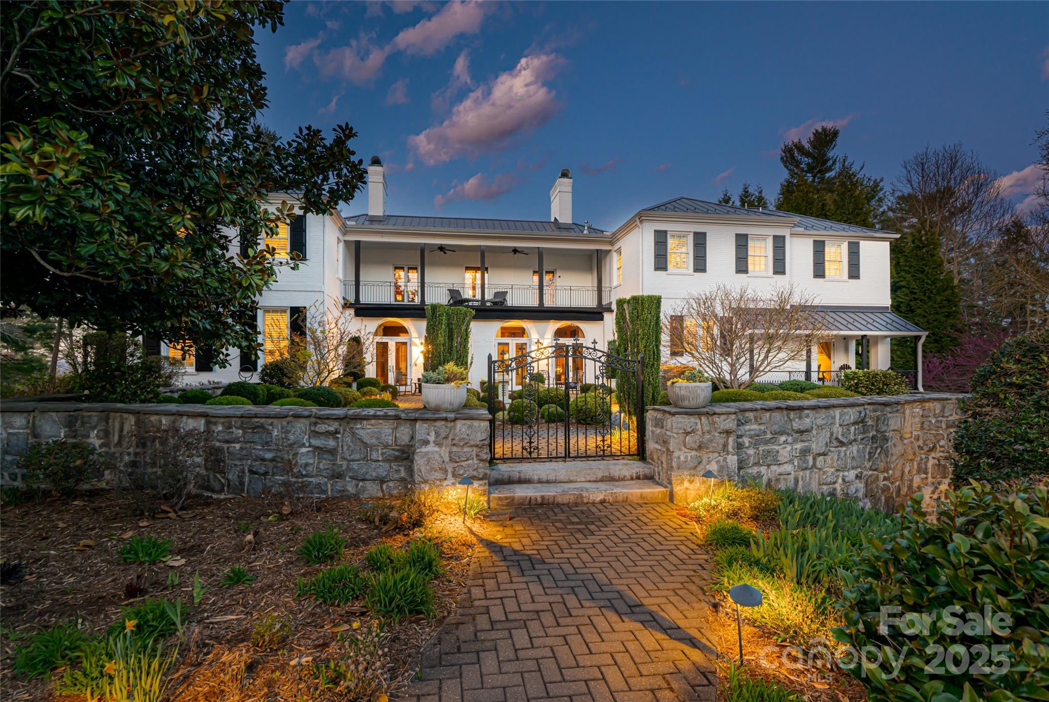 365 Sherwood Drive S