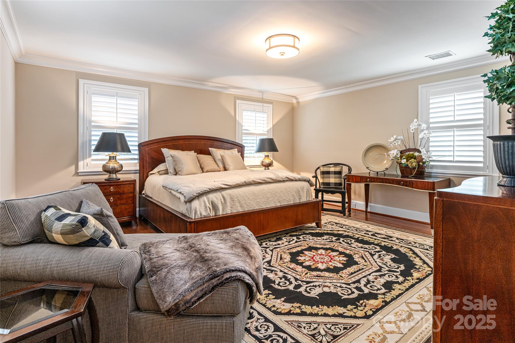 365 Sherwood Drive S