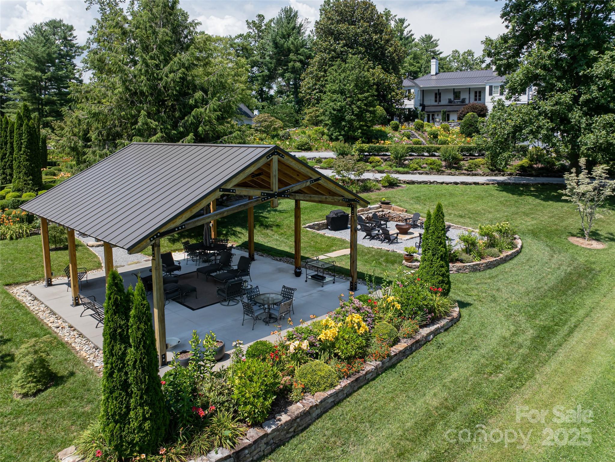 365 Sherwood Drive S