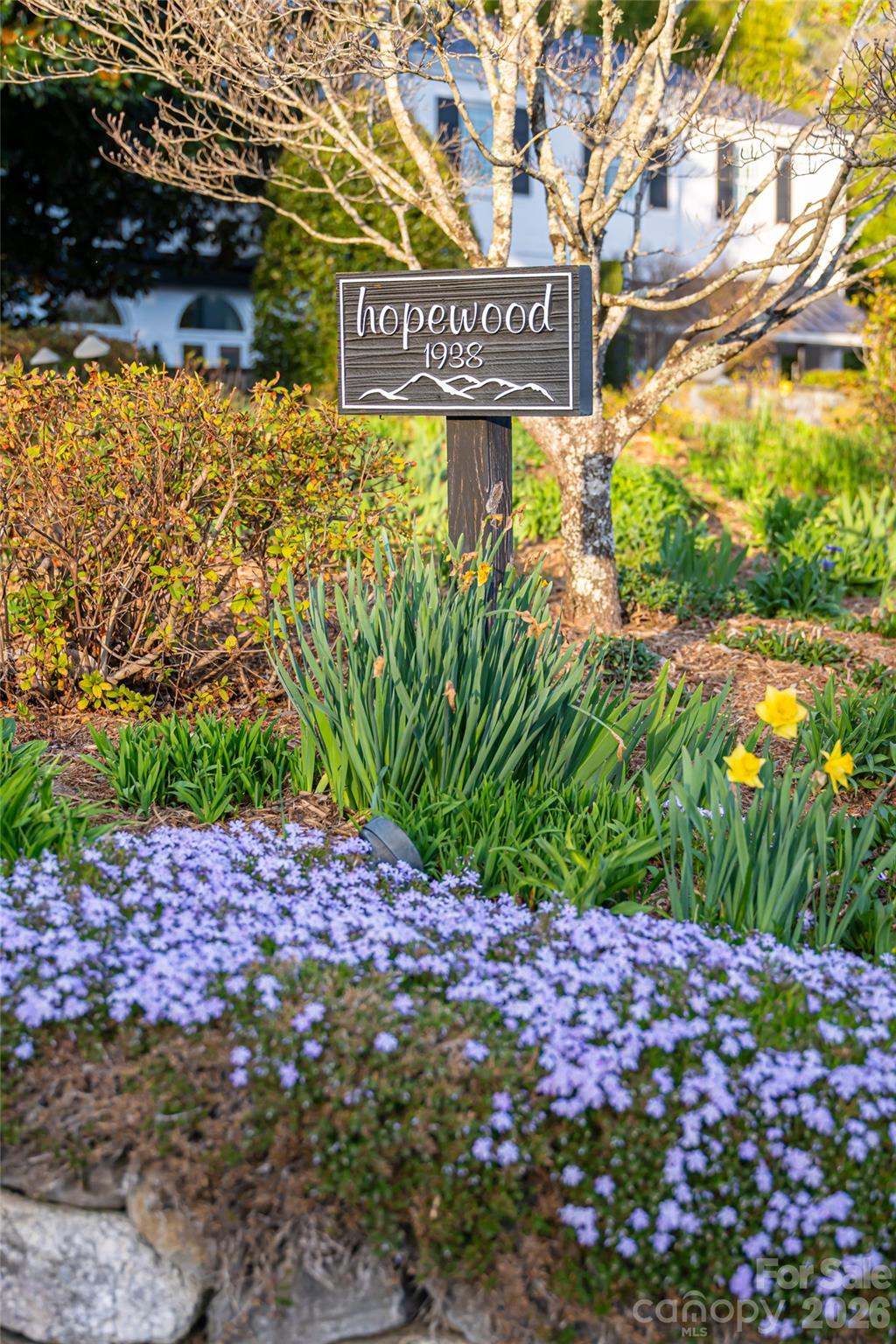 365 Sherwood Drive S