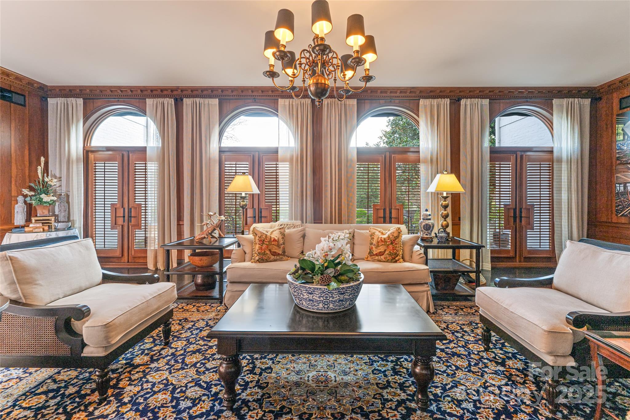 365 Sherwood Drive S