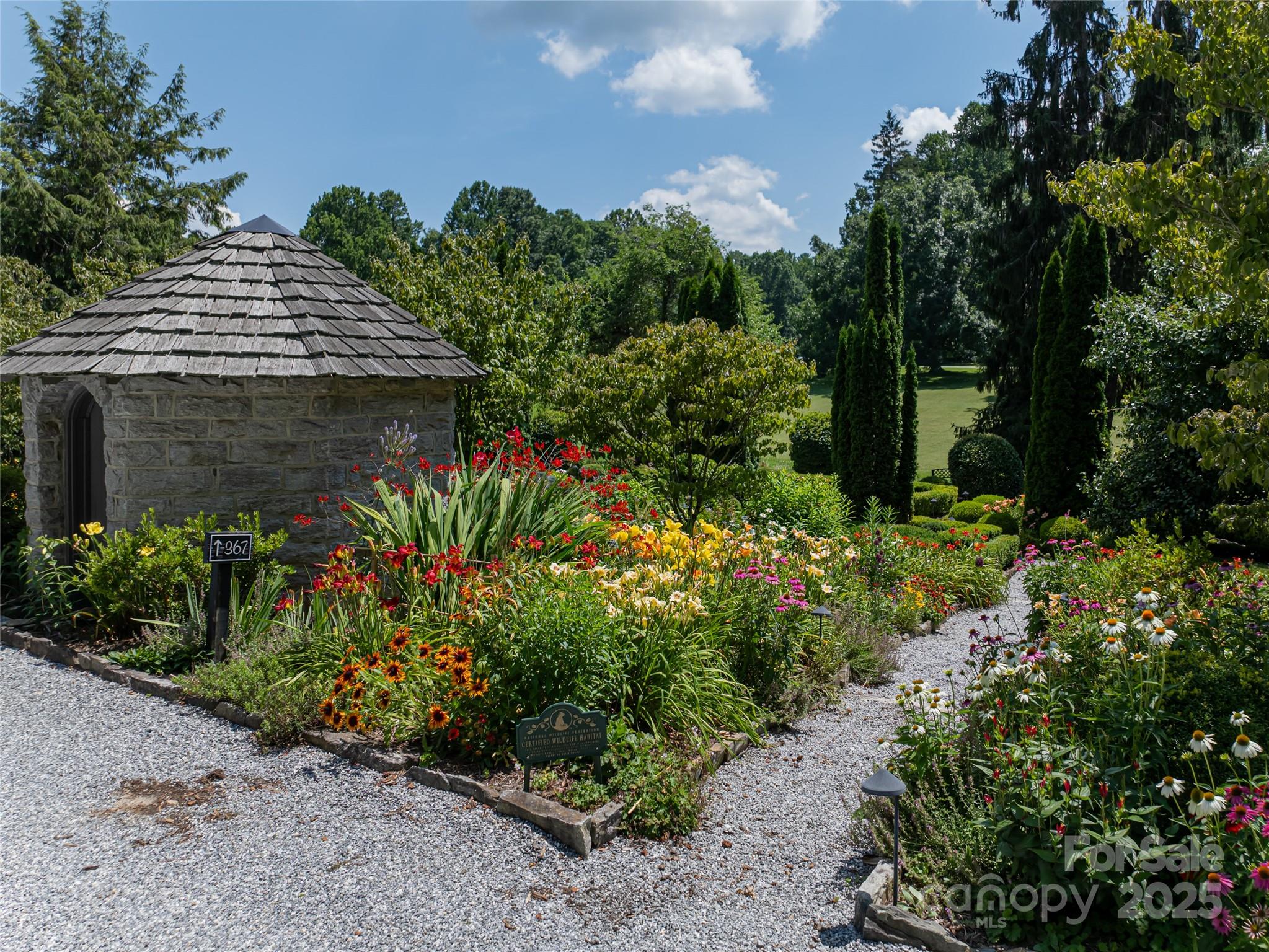 365 Sherwood Drive S