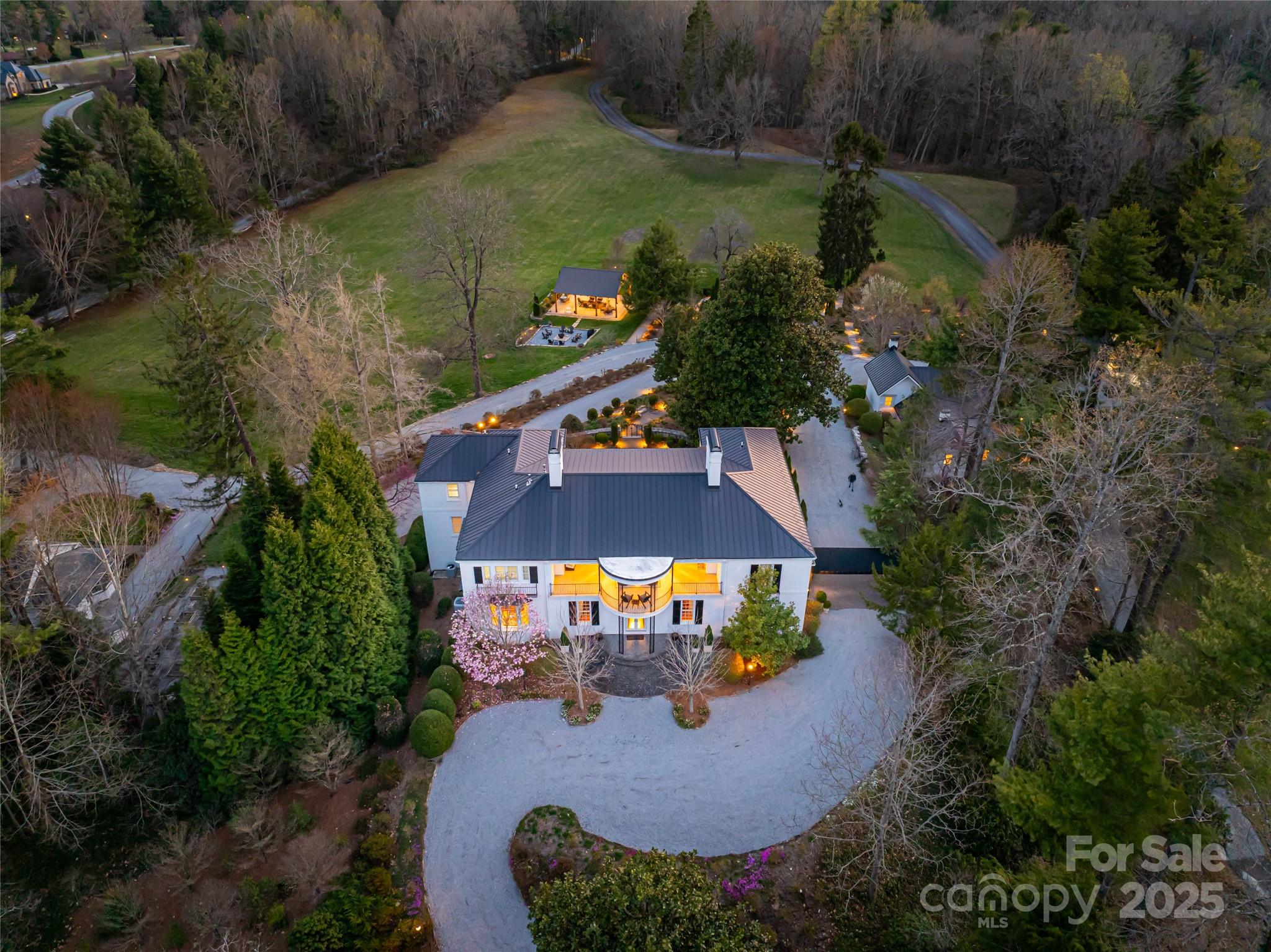 365 Sherwood Drive S