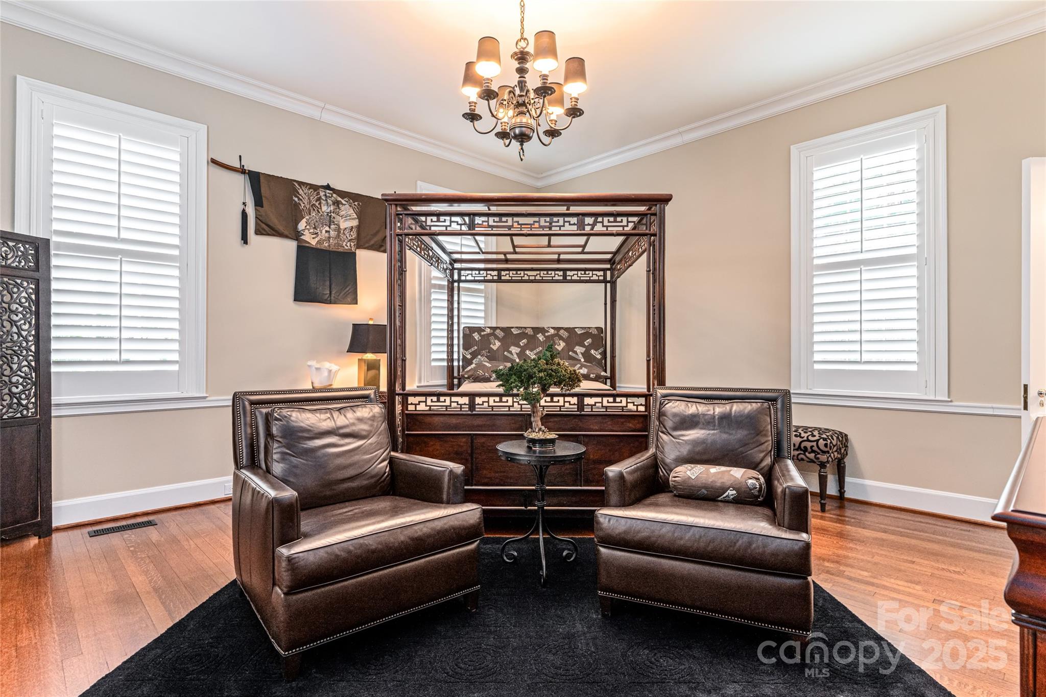 365 Sherwood Drive S