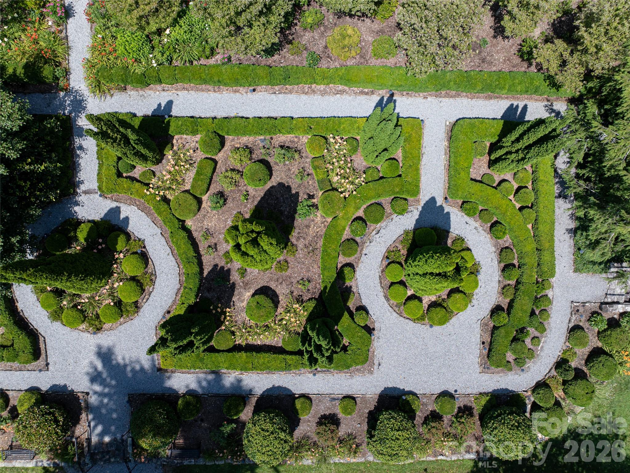 365 Sherwood Drive S