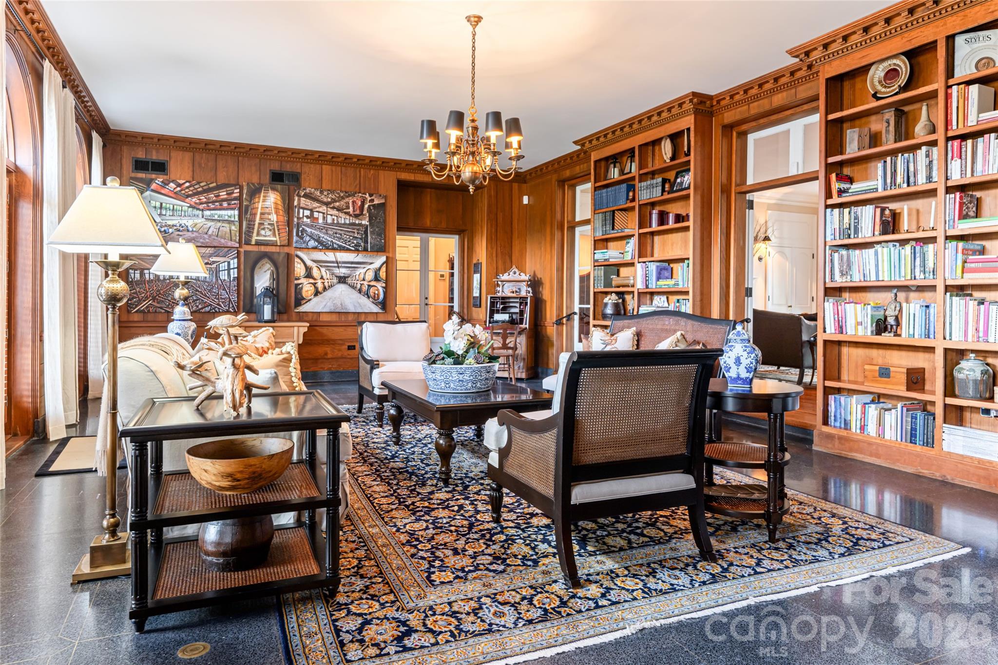 365 Sherwood Drive S