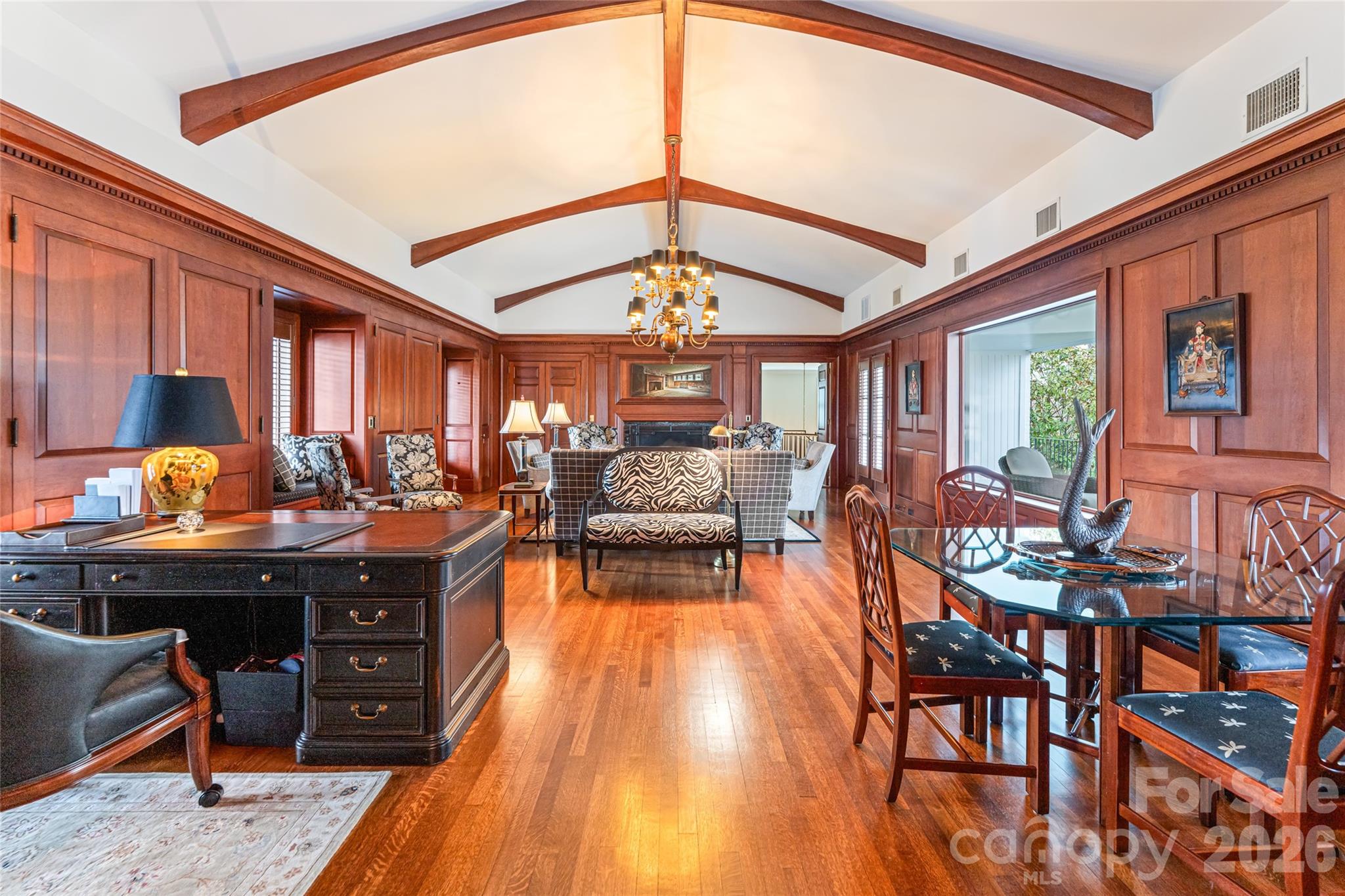 365 Sherwood Drive S