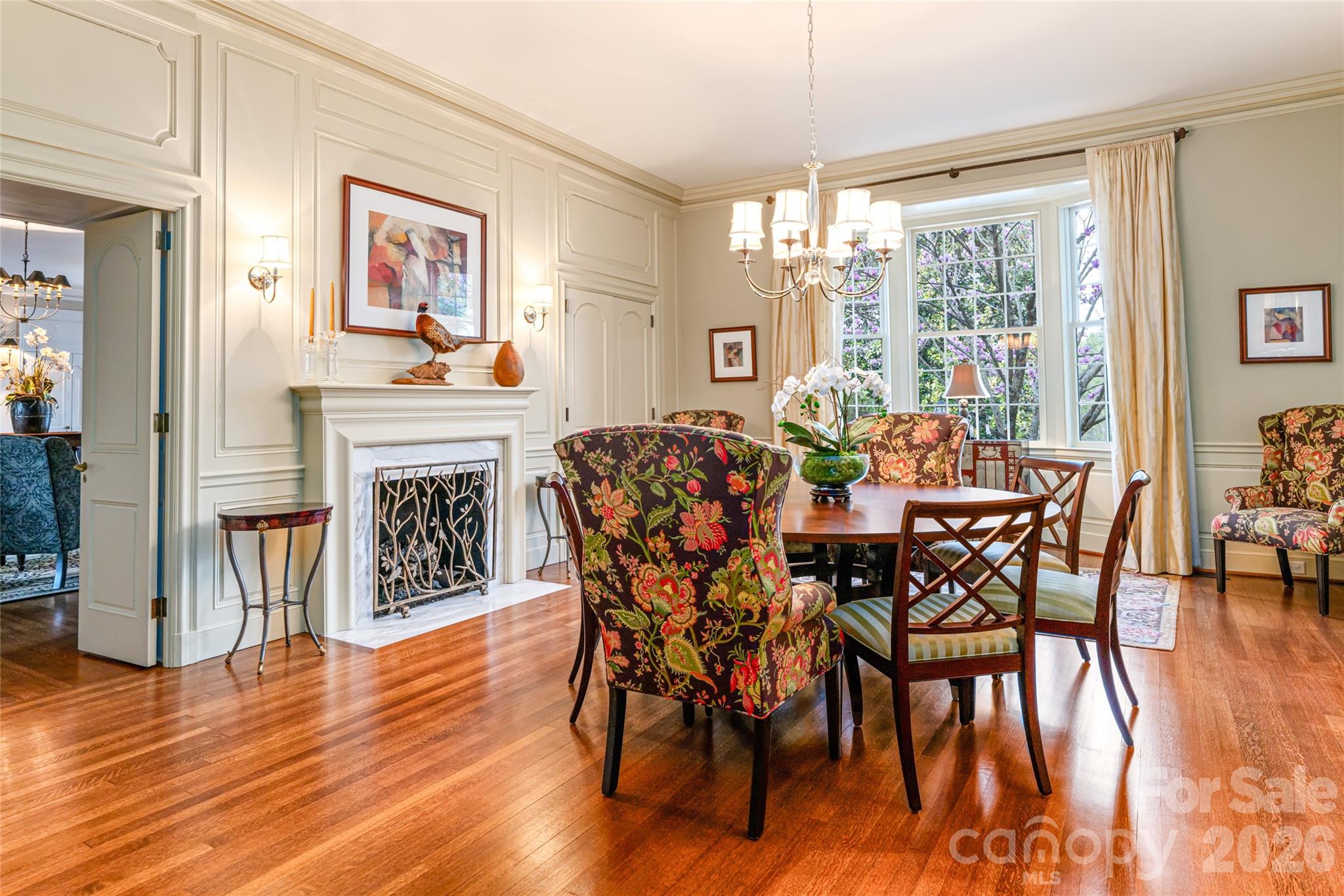 365 Sherwood Drive S