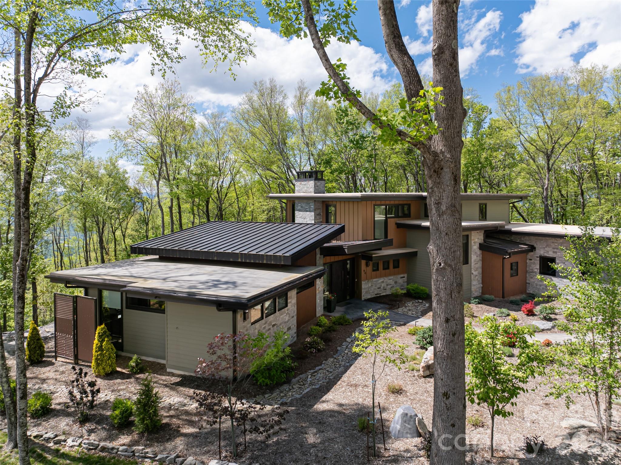 94 Laurel Ledge Way