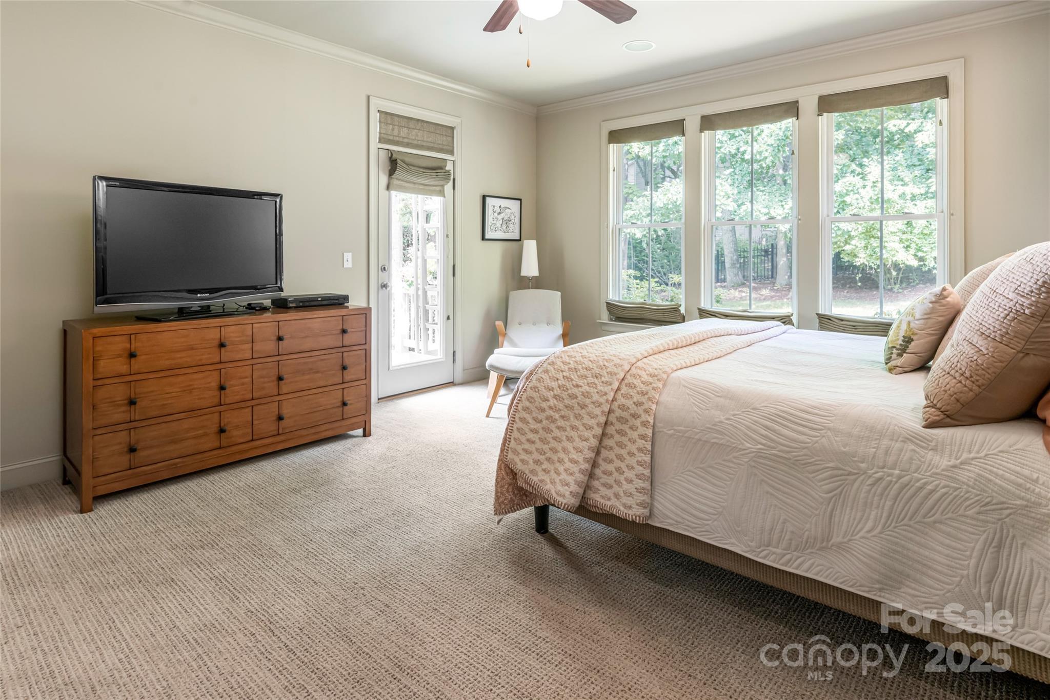 7 White Palmer Court