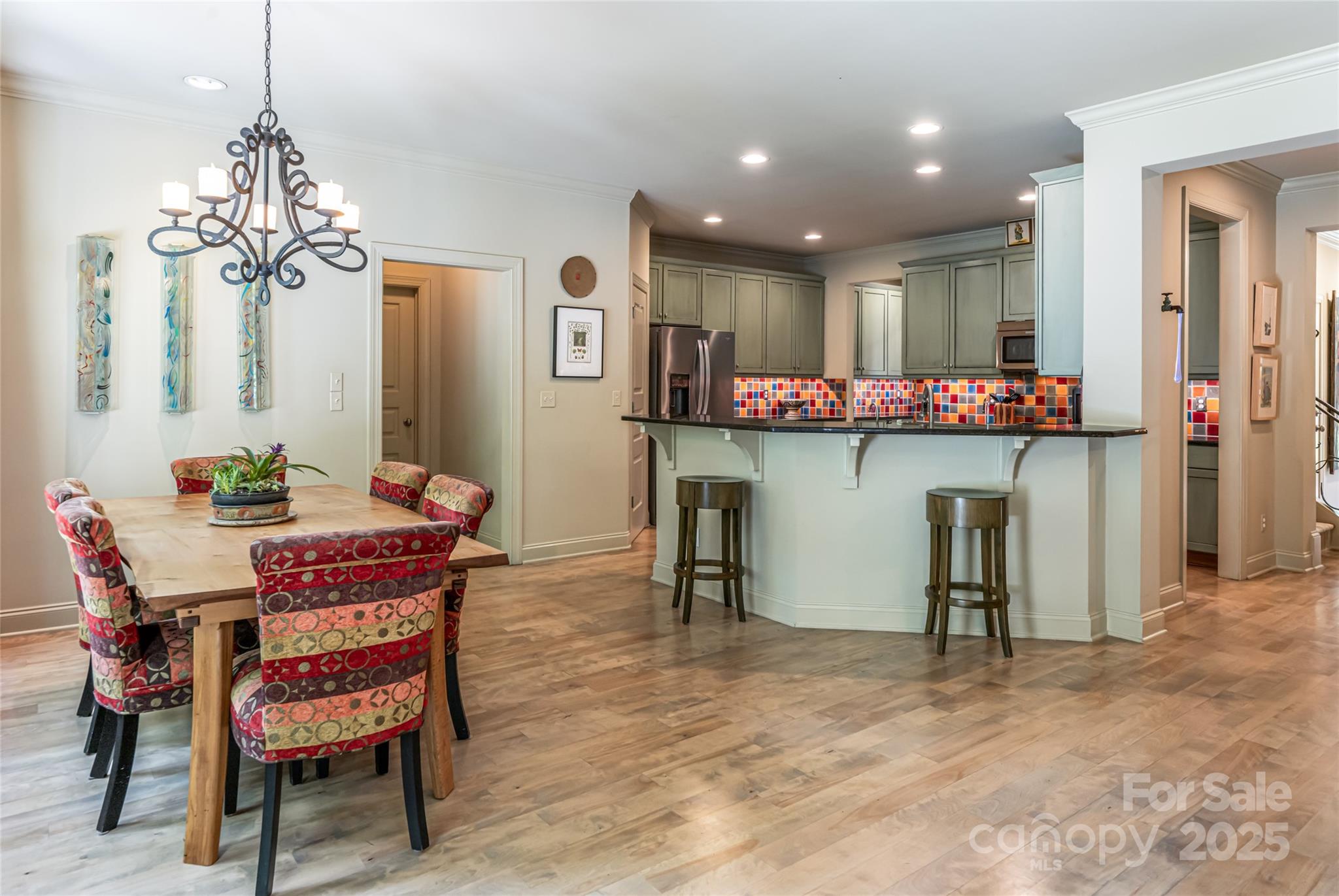 7 White Palmer Court