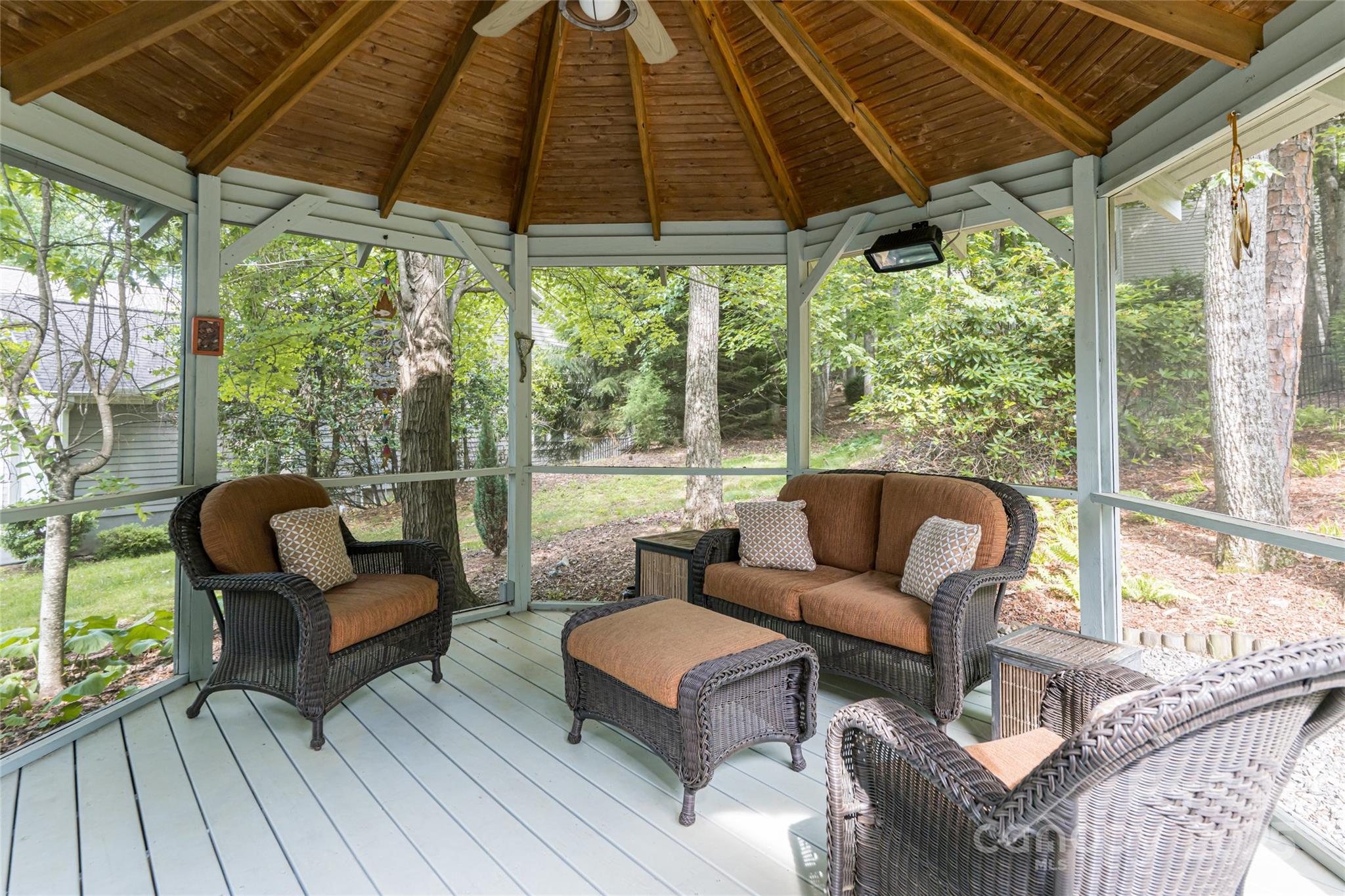 7 White Palmer Court