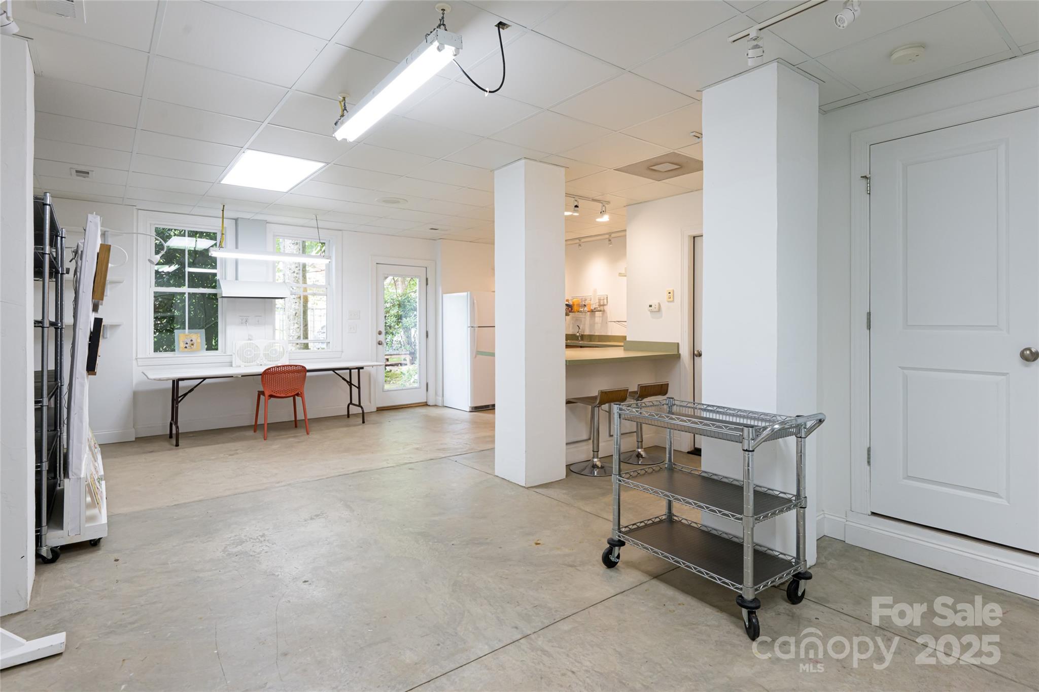 7 White Palmer Court