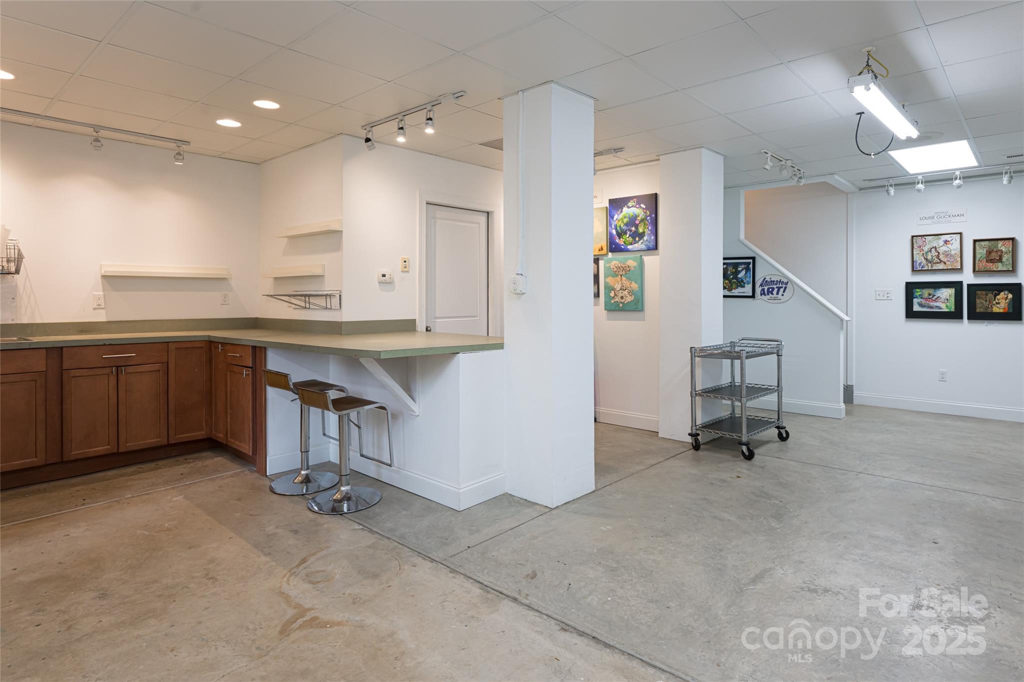 7 White Palmer Court