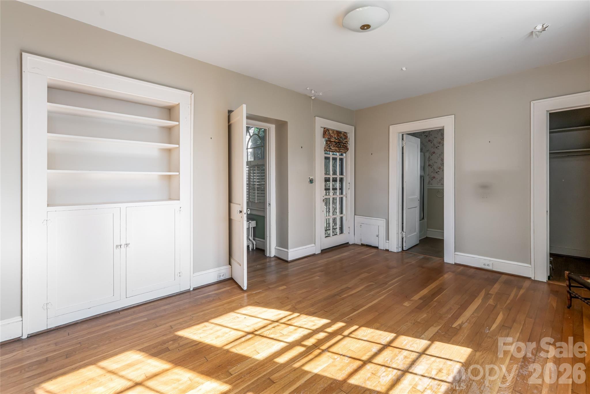 325 Vanderbilt Road