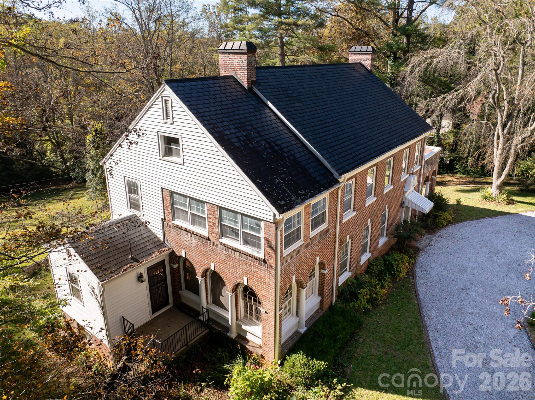 325 Vanderbilt Road