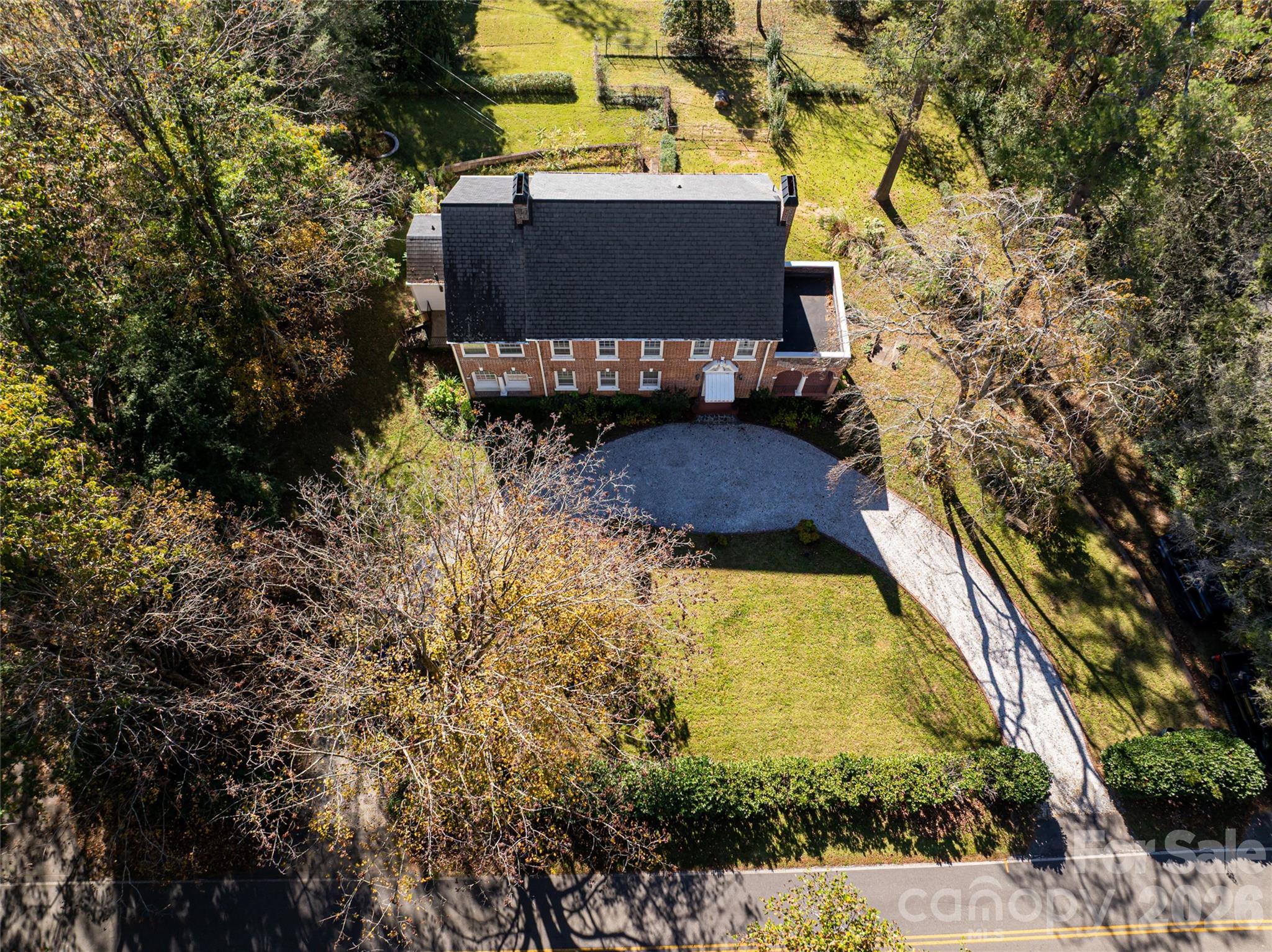 325 Vanderbilt Road