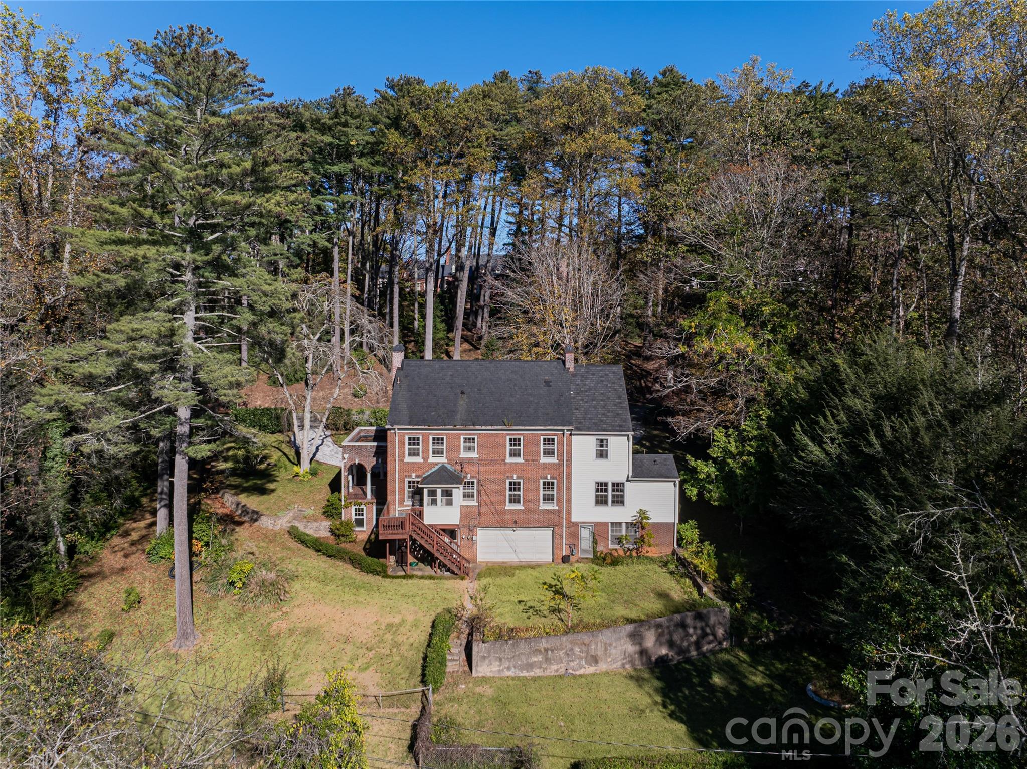 325 Vanderbilt Road