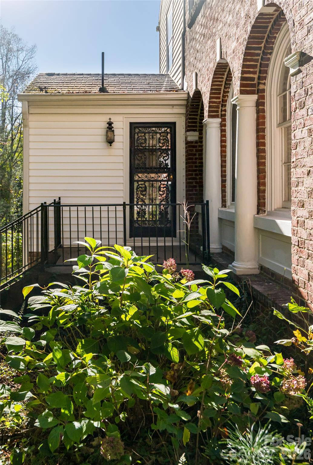 325 Vanderbilt Road