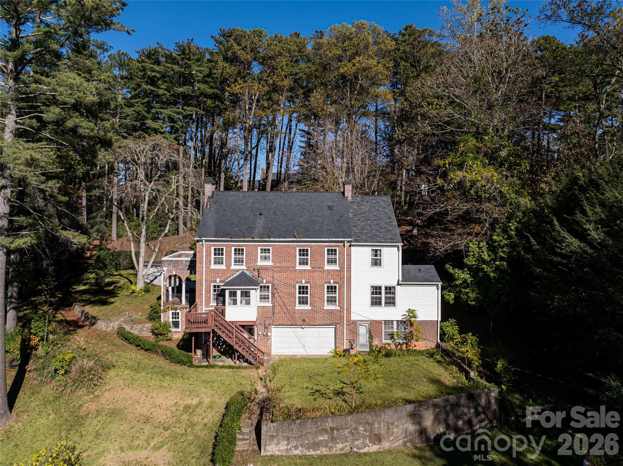 325 Vanderbilt Road