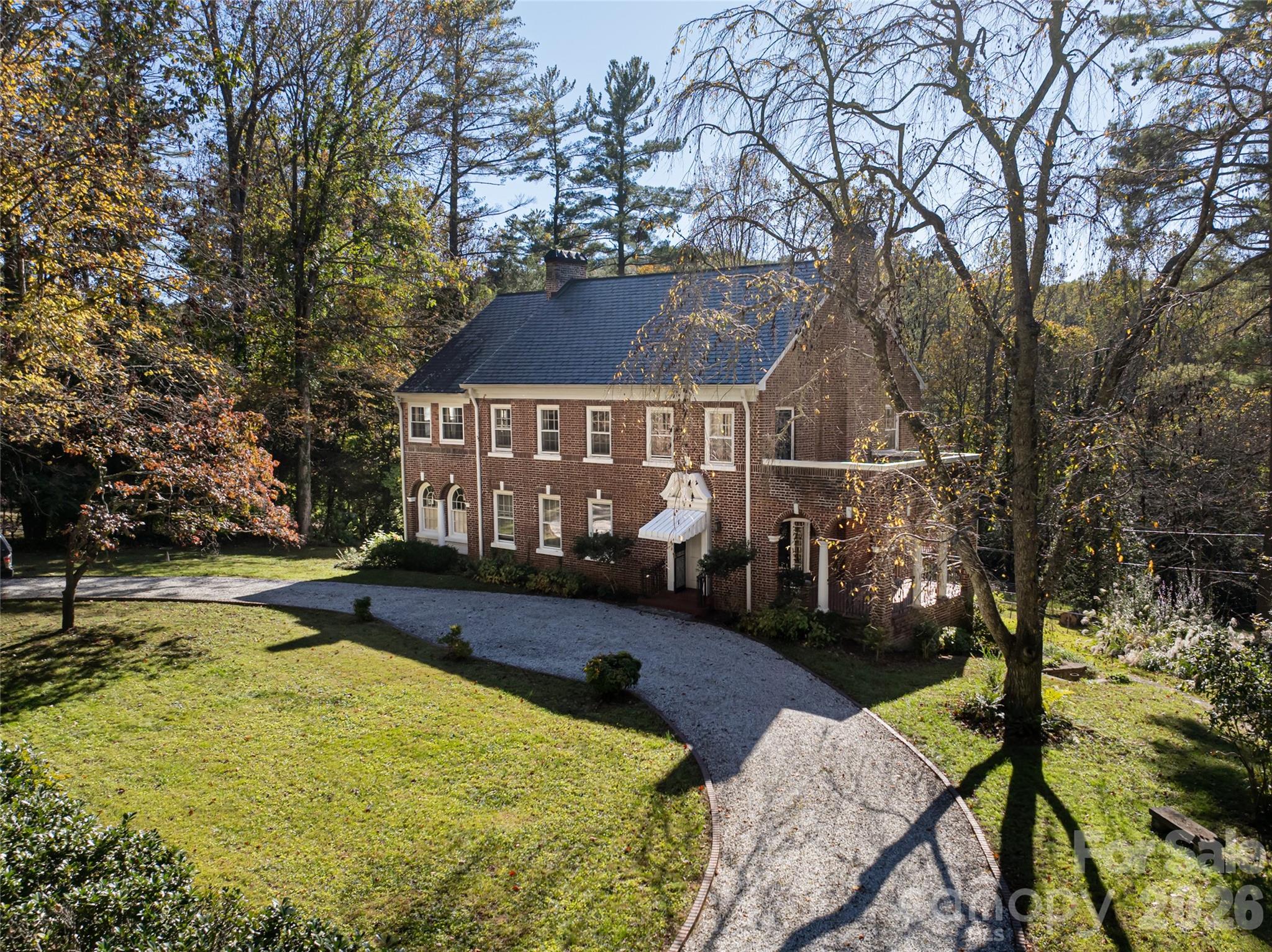 325 Vanderbilt Road
