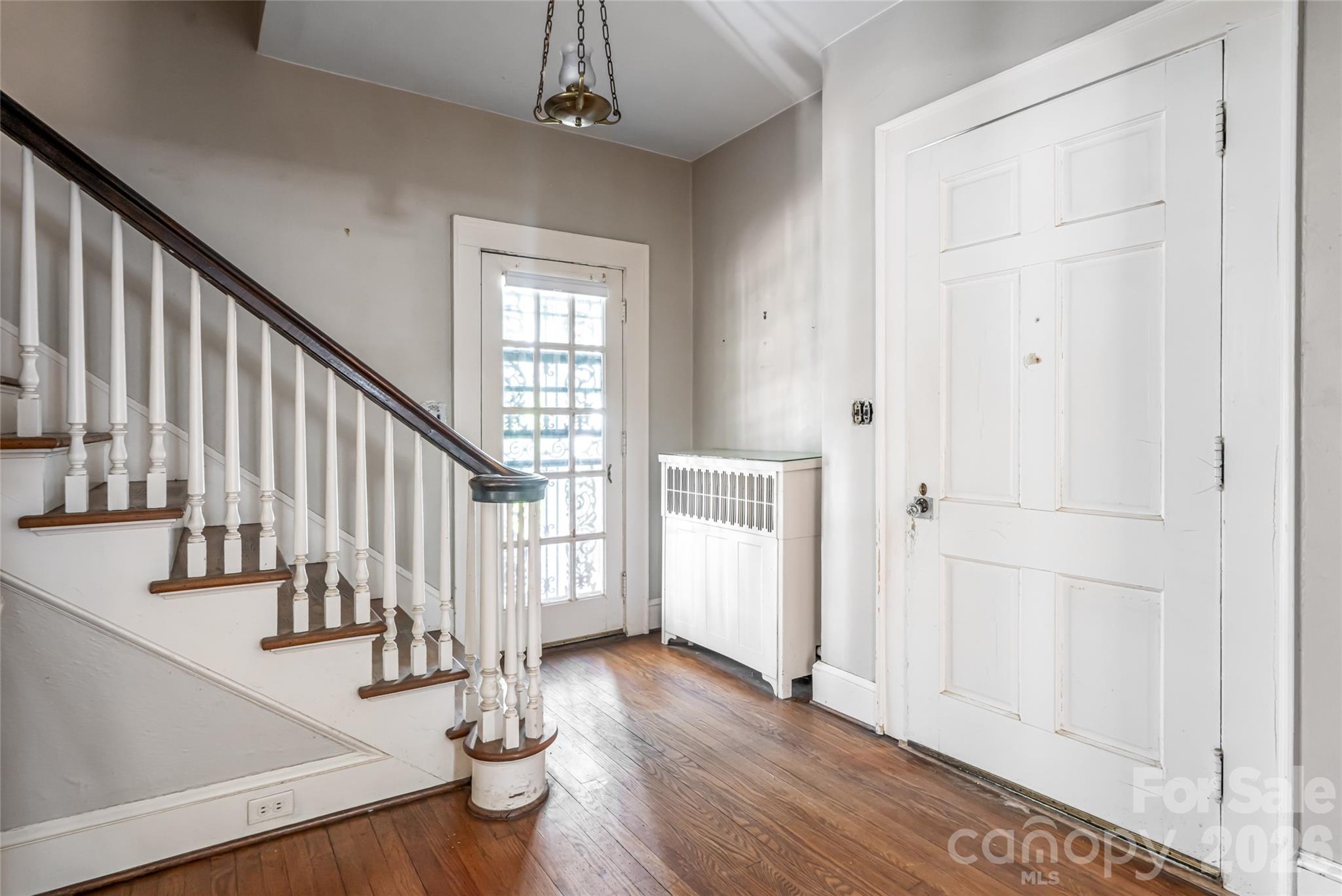 325 Vanderbilt Road