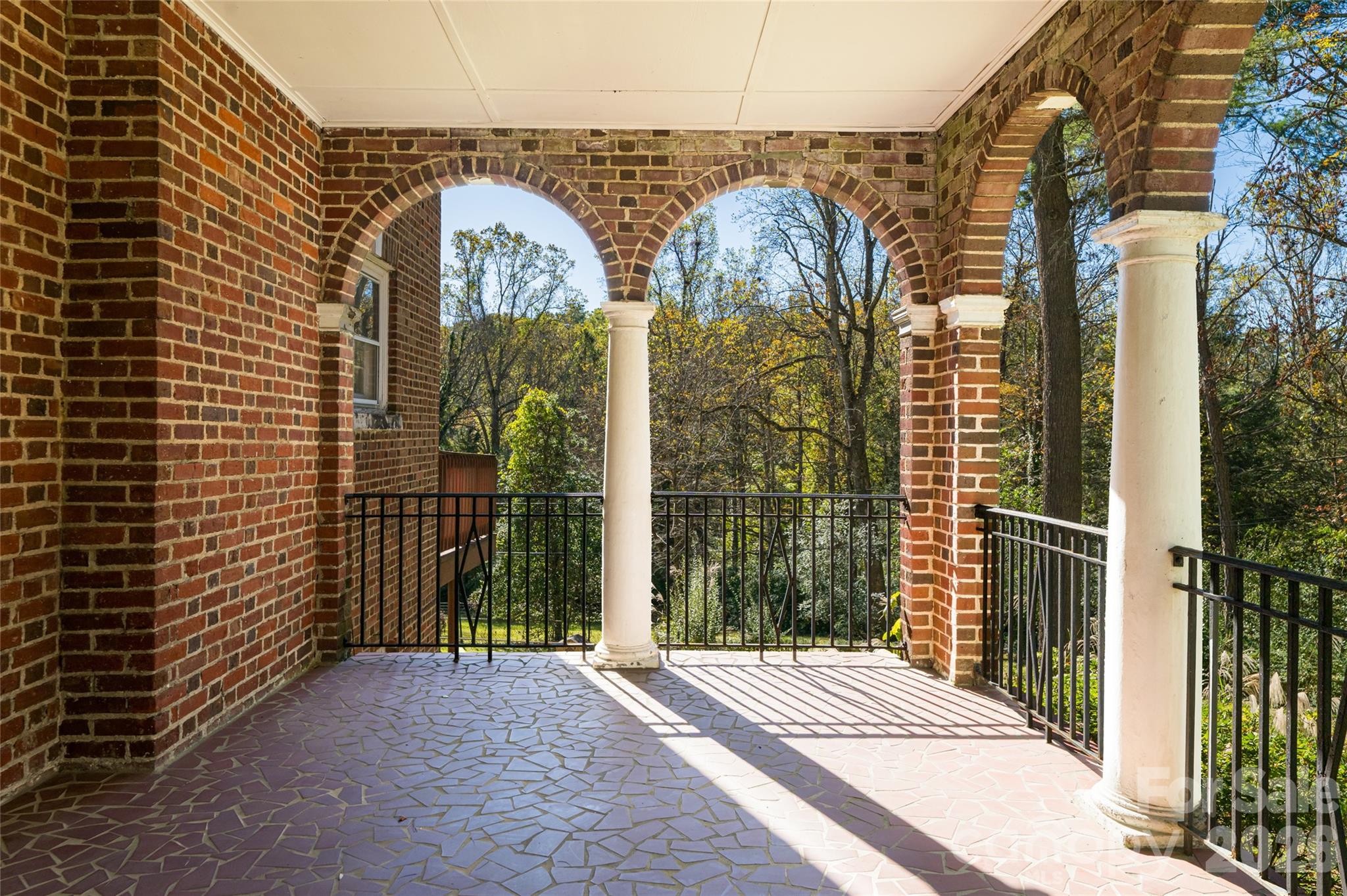 325 Vanderbilt Road
