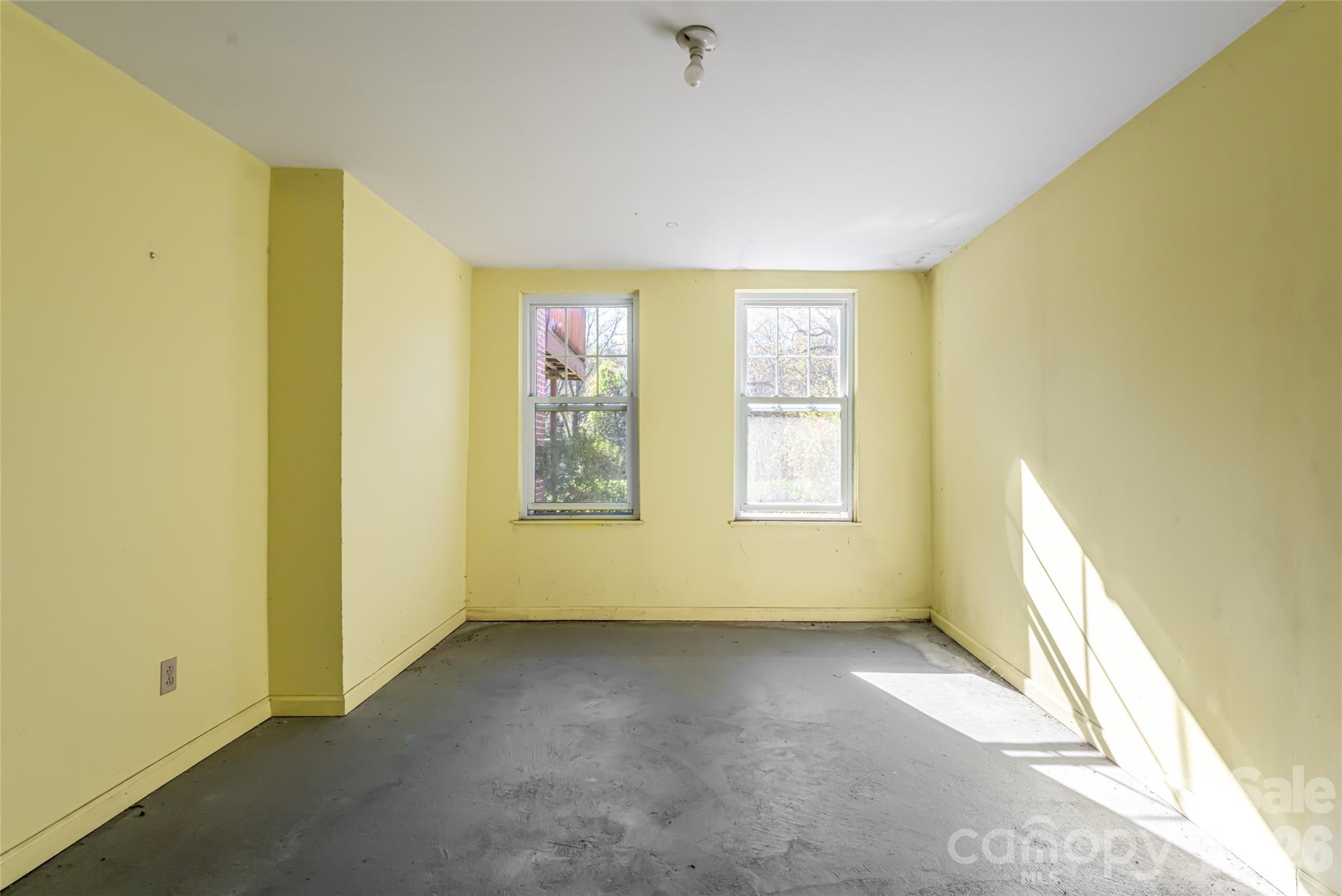 325 Vanderbilt Road