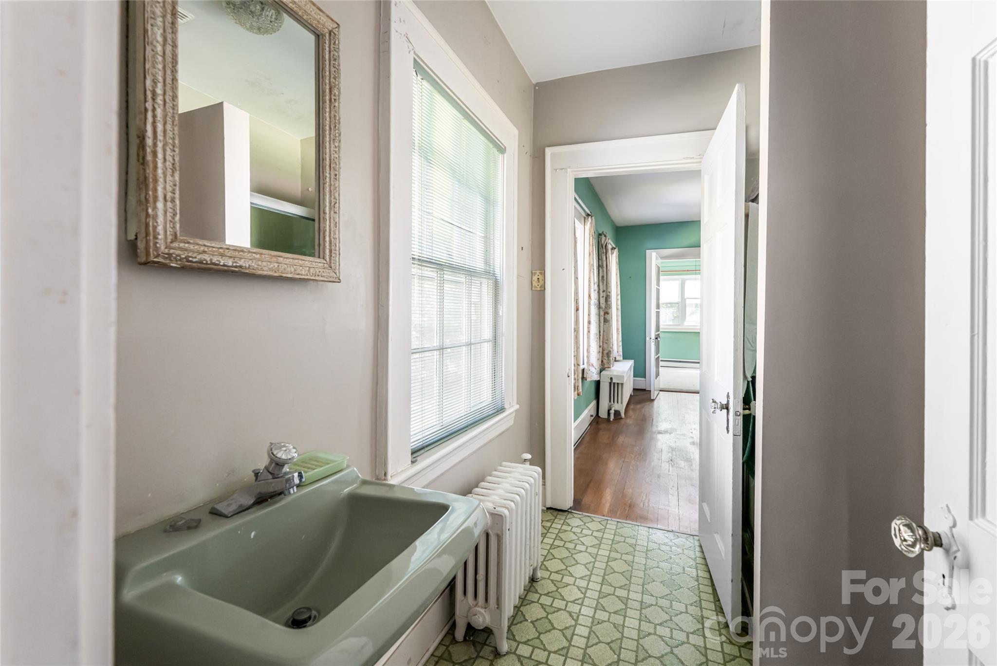 325 Vanderbilt Road