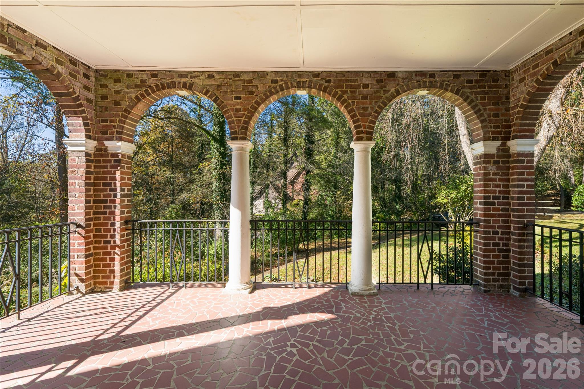 325 Vanderbilt Road