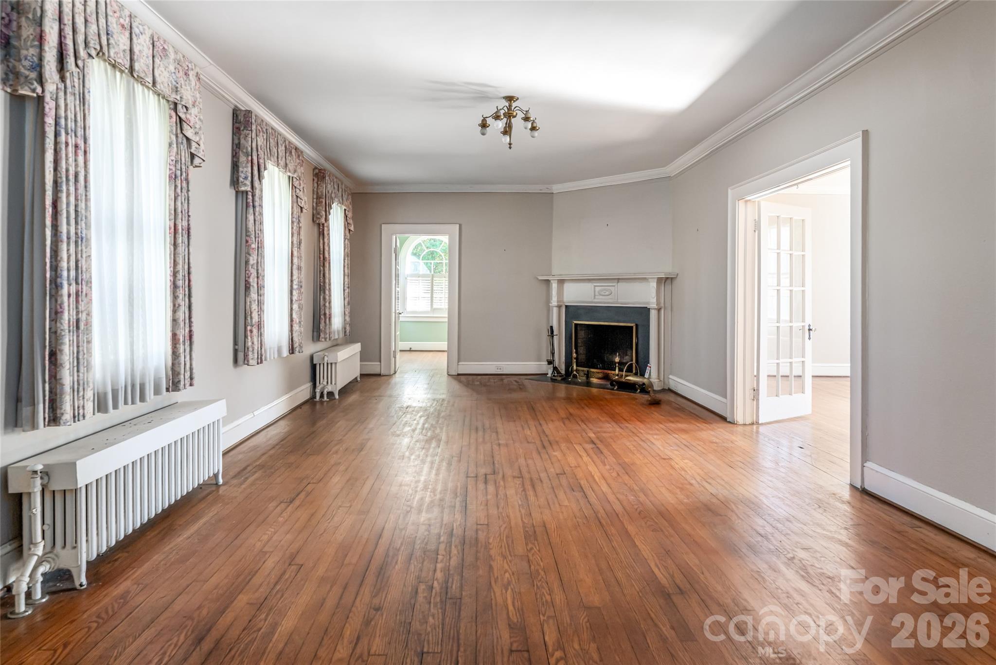 325 Vanderbilt Road