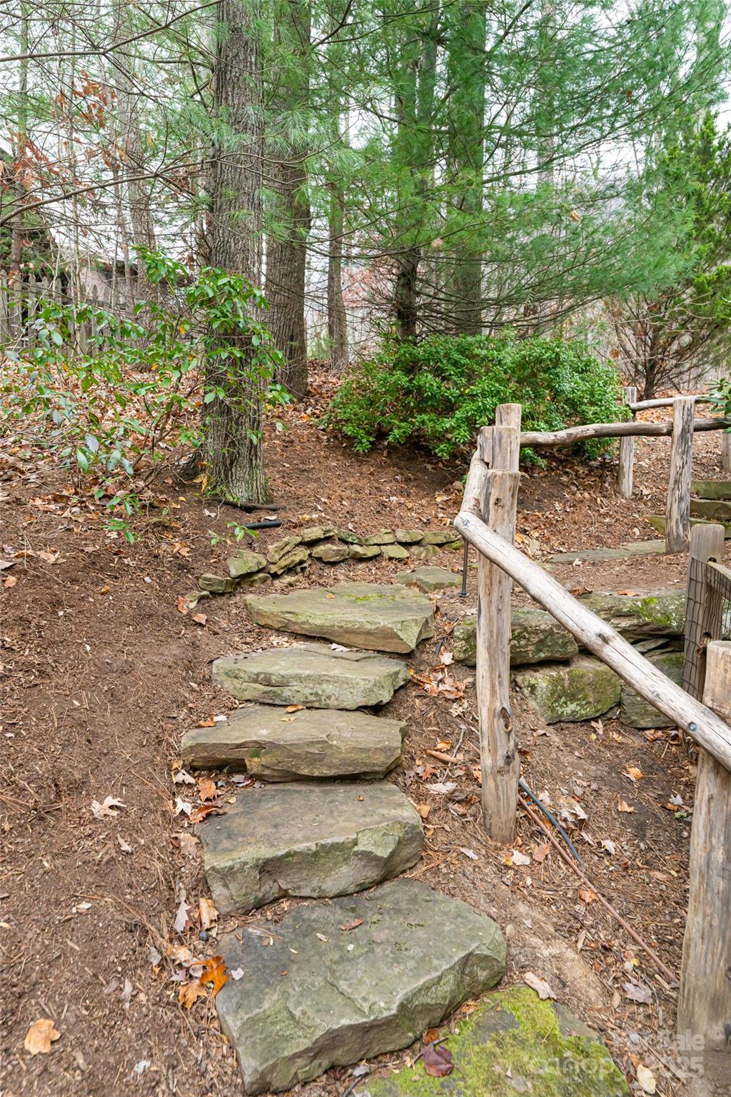 2 Cherokee Orchard Court