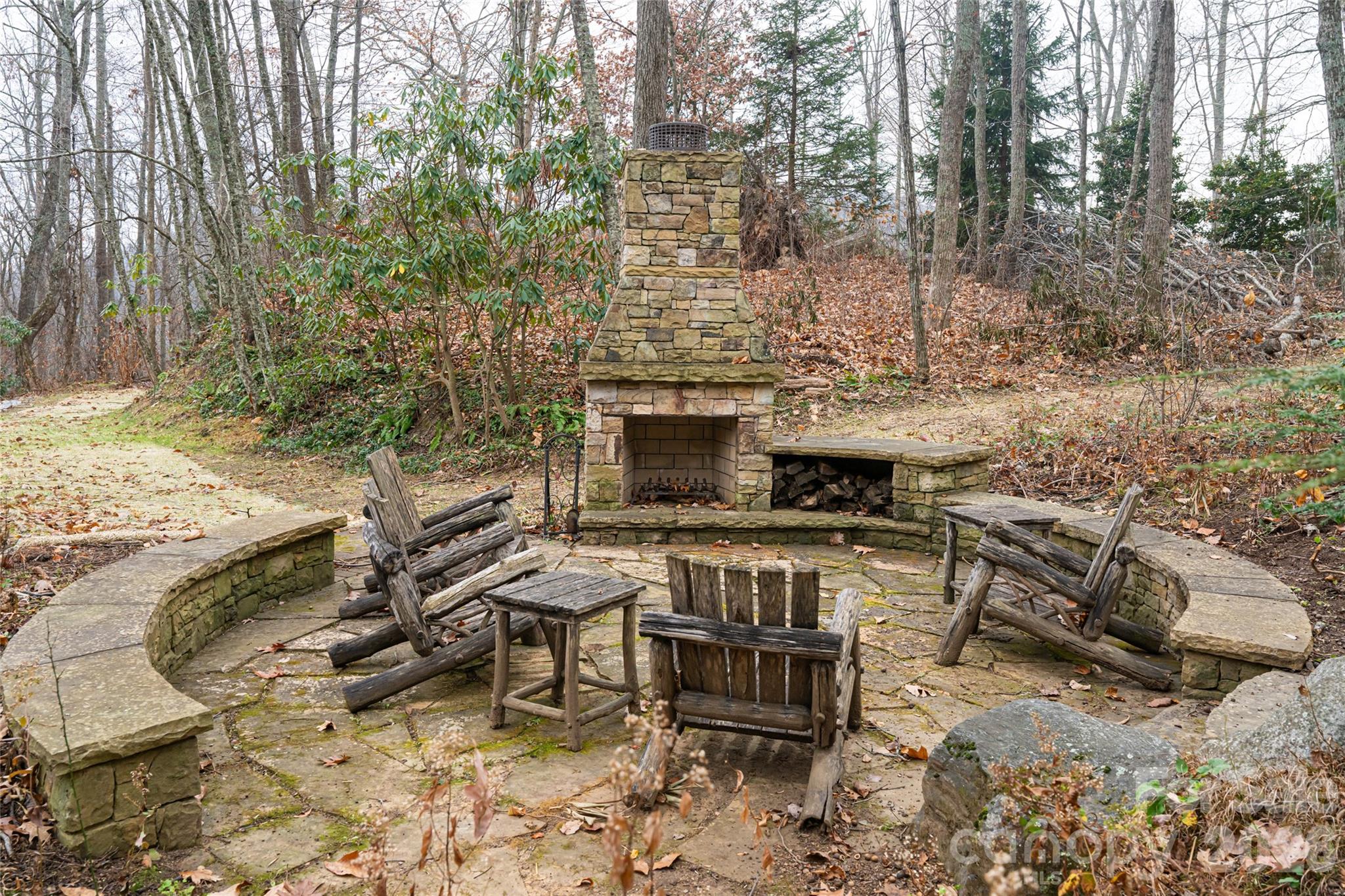 2 Cherokee Orchard Court