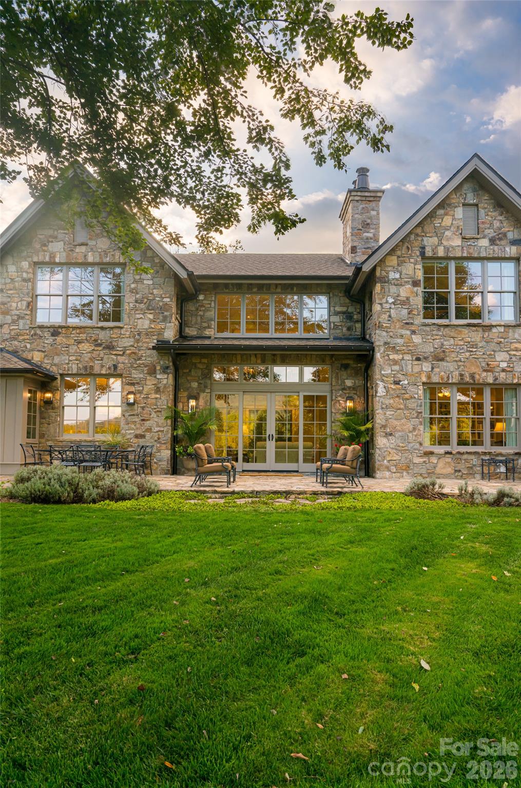 402 Vanderbilt Road