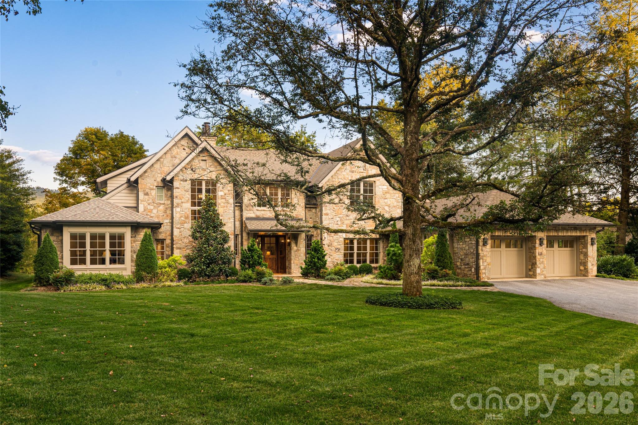 402 Vanderbilt Road