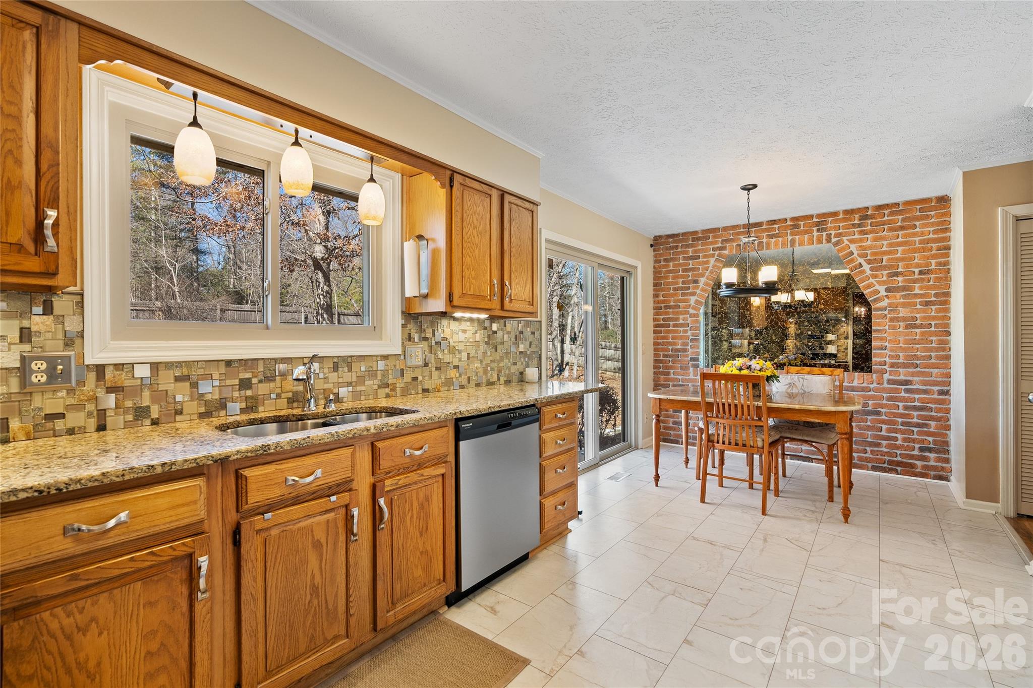 3017 Chestnut Tree Road