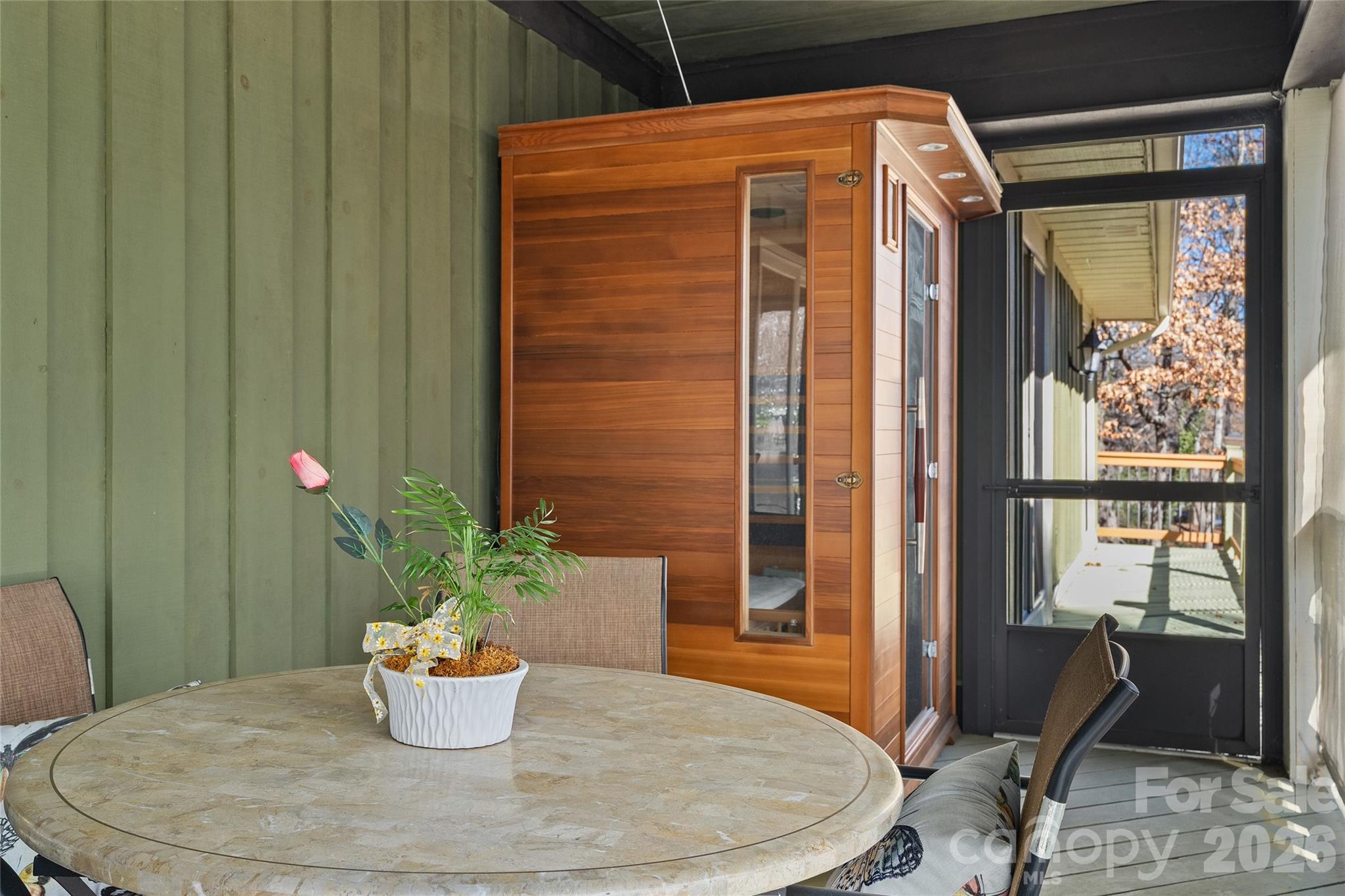 3017 Chestnut Tree Road