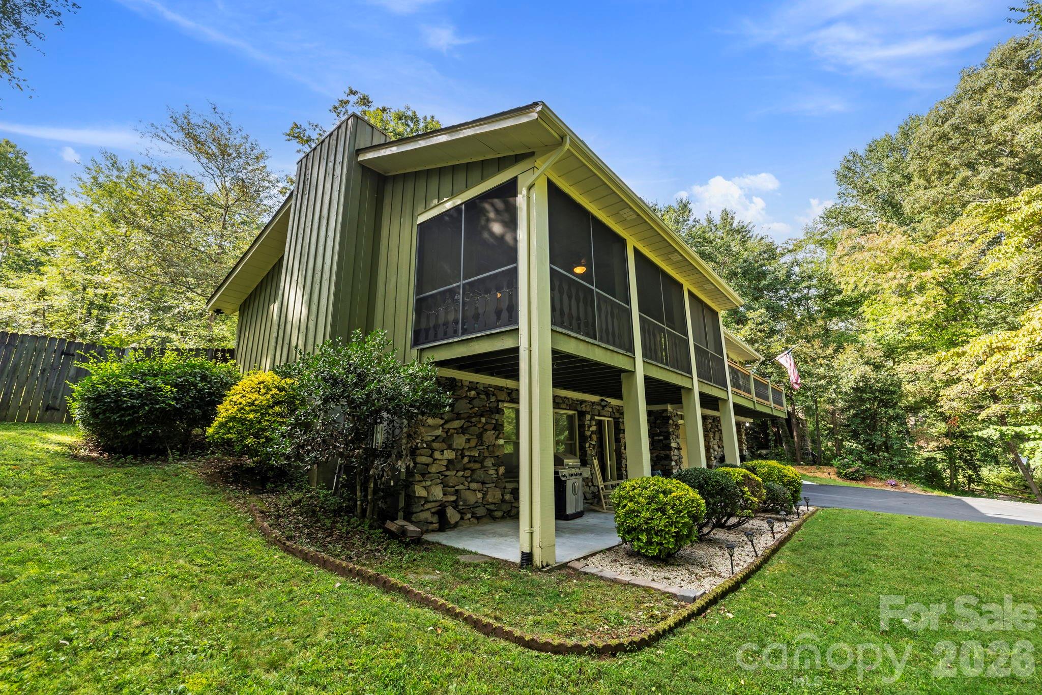 3017 Chestnut Tree Road