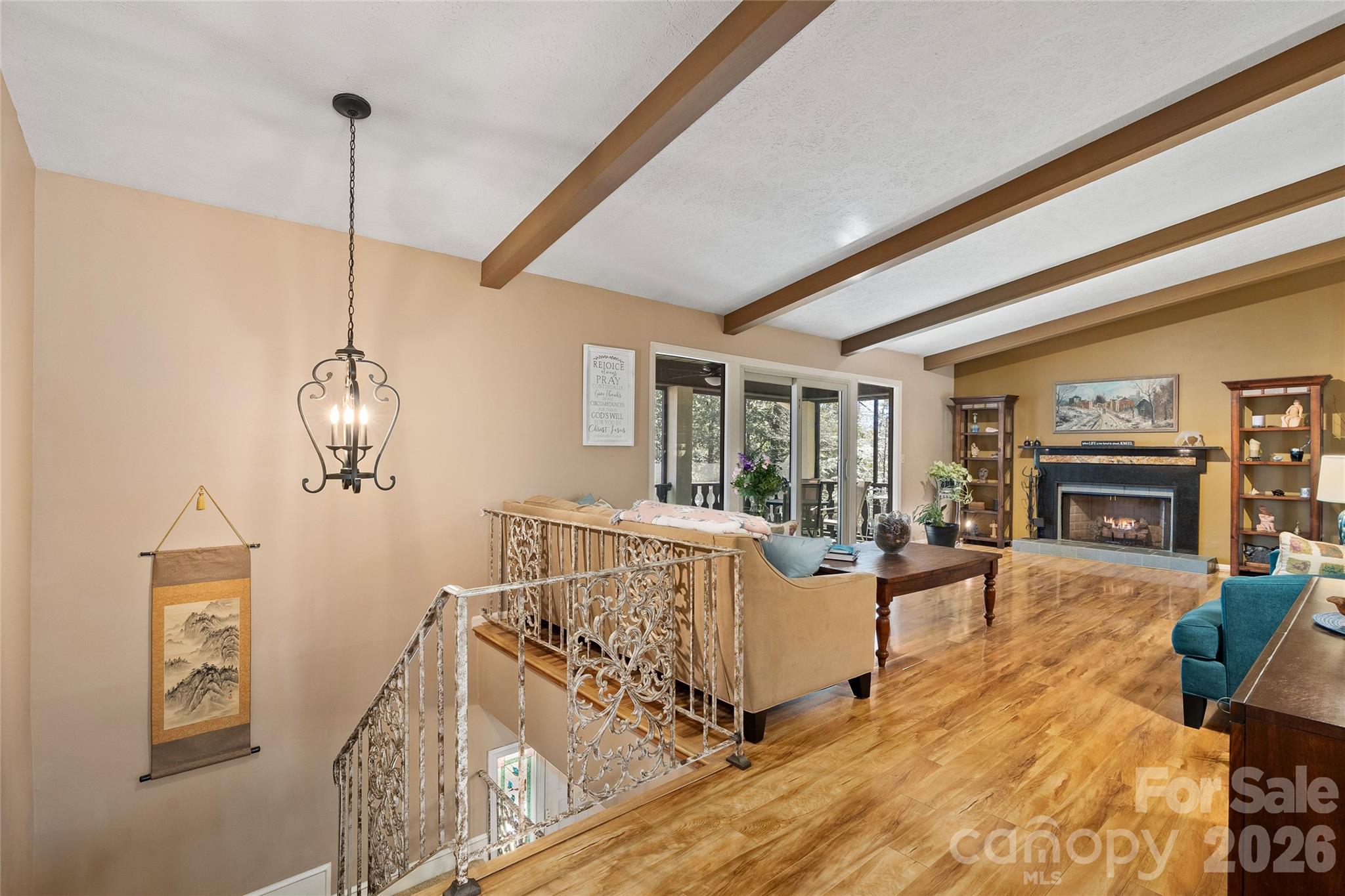 3017 Chestnut Tree Road