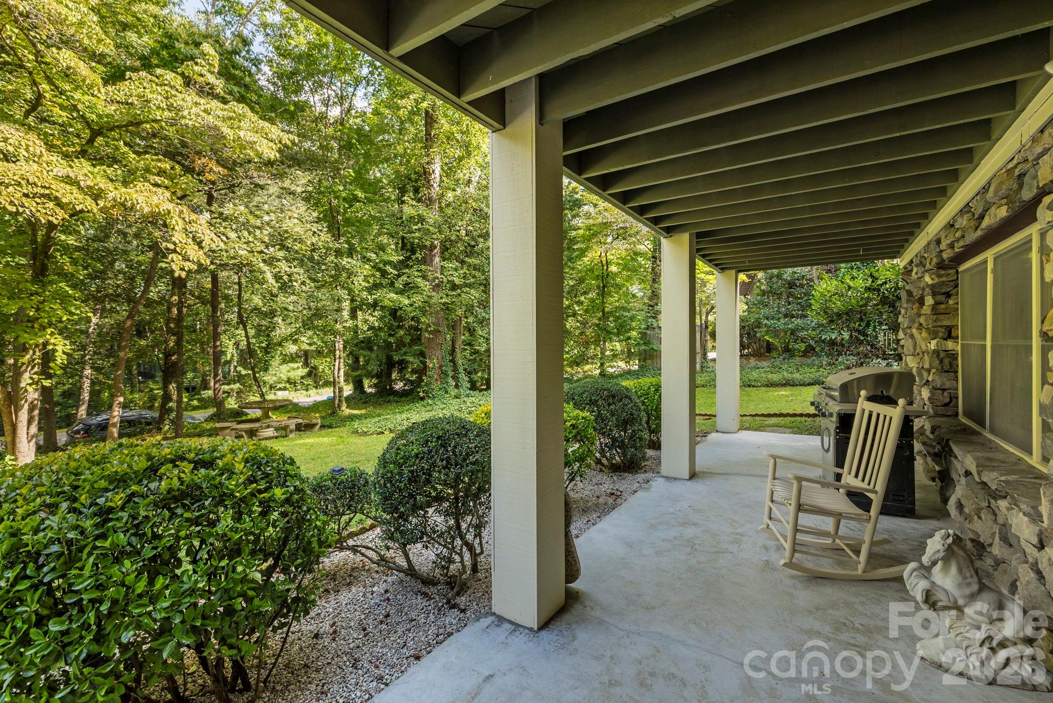 3017 Chestnut Tree Road