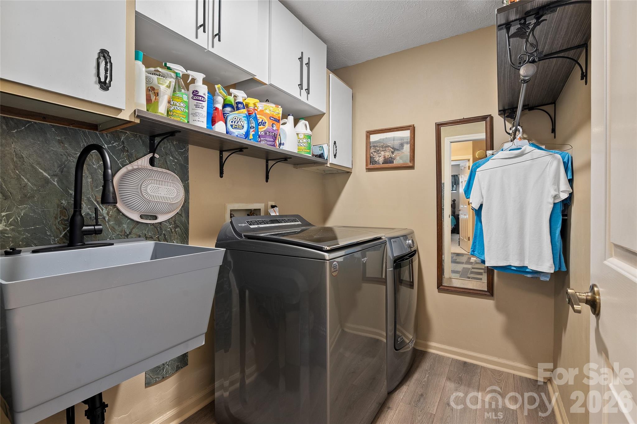 3017 Chestnut Tree Road