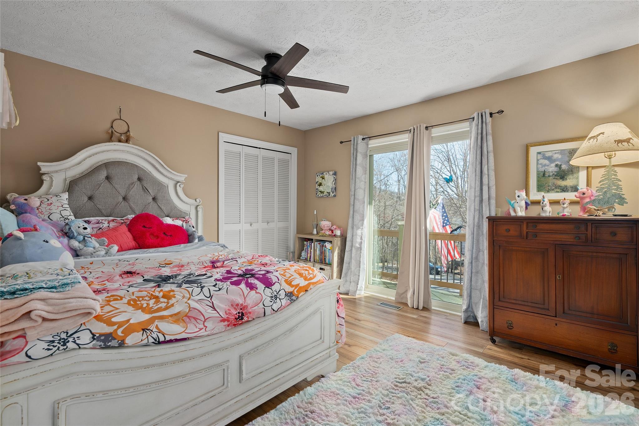 3017 Chestnut Tree Road