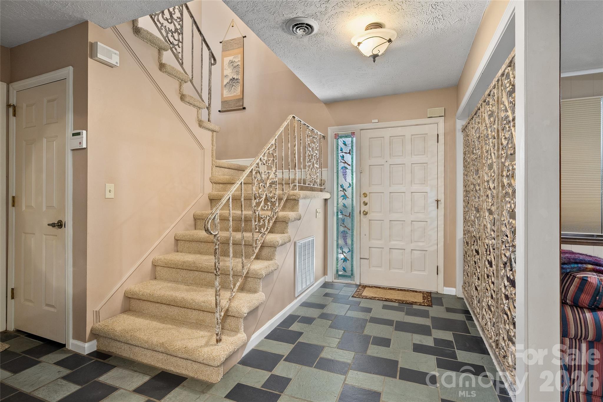 3017 Chestnut Tree Road