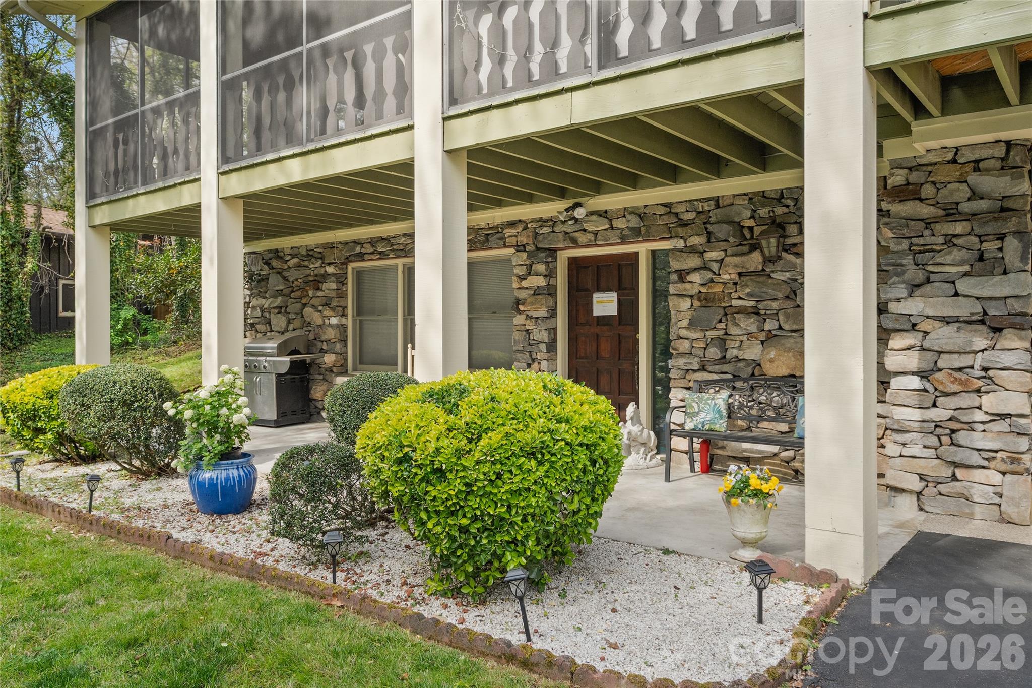 3017 Chestnut Tree Road