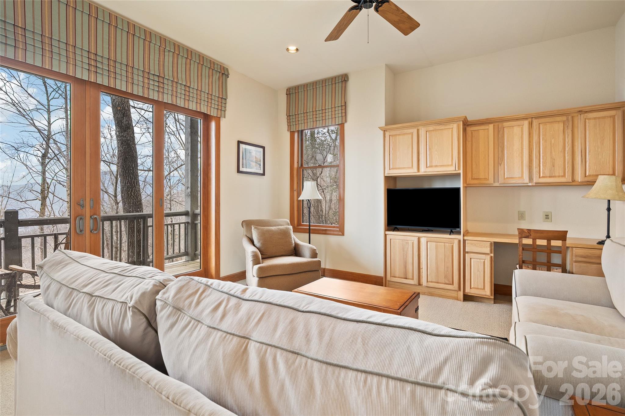 121 Stoney Falls Loop