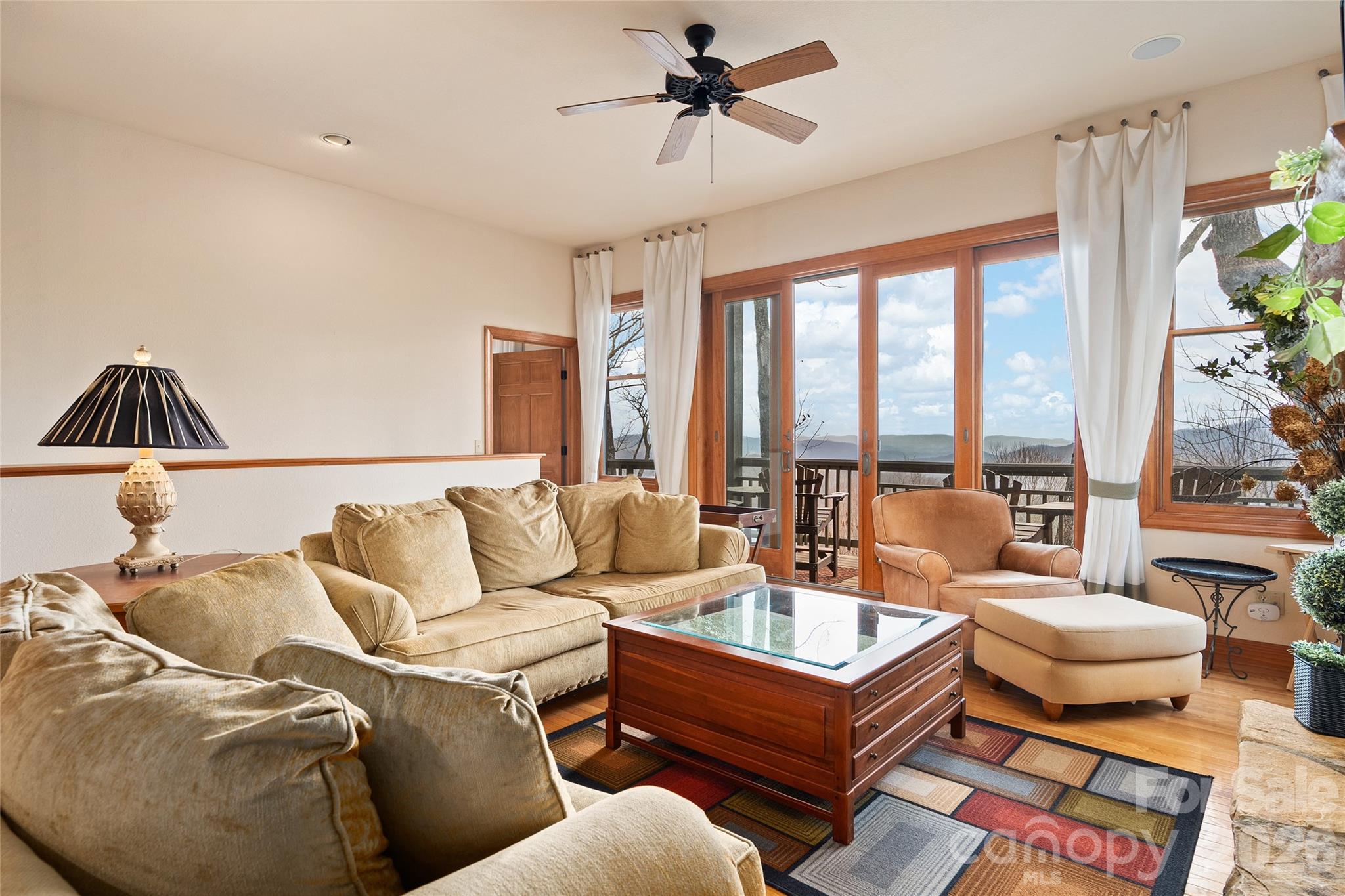 121 Stoney Falls Loop