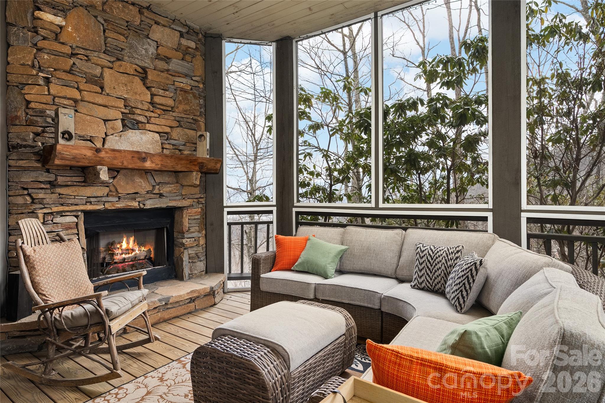 121 Stoney Falls Loop