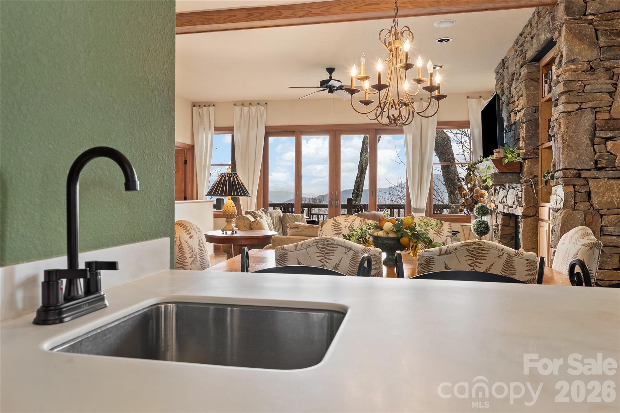 121 Stoney Falls Loop