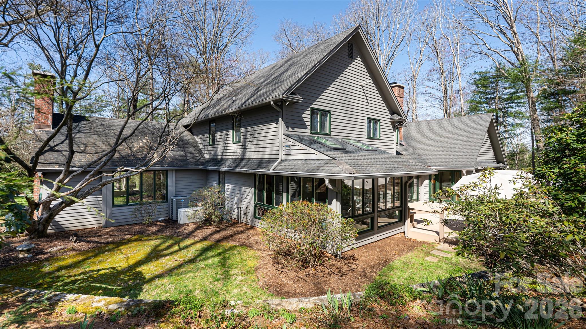 12 Stuyvesant Crescent