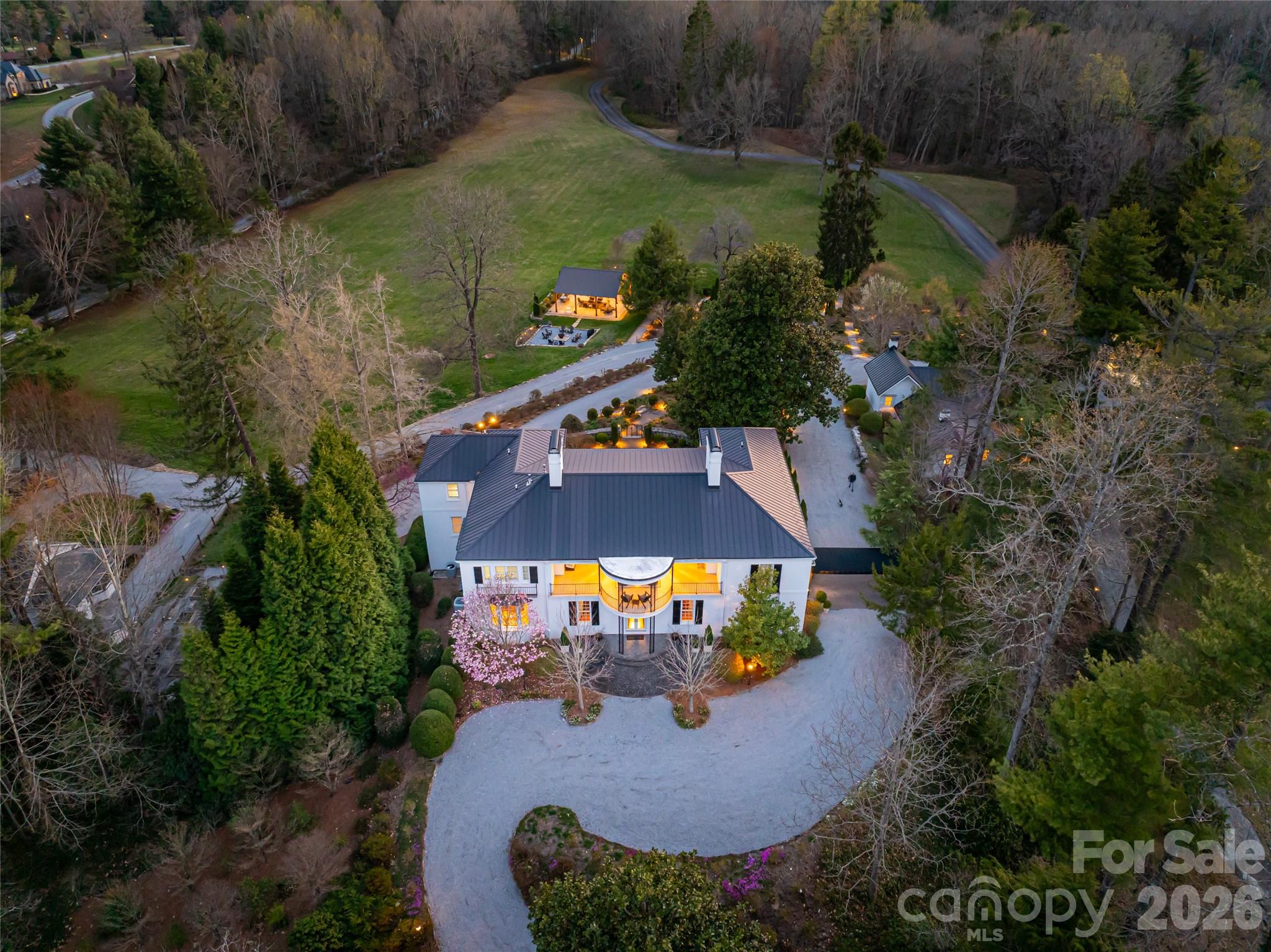 365 Sherwood Drive S